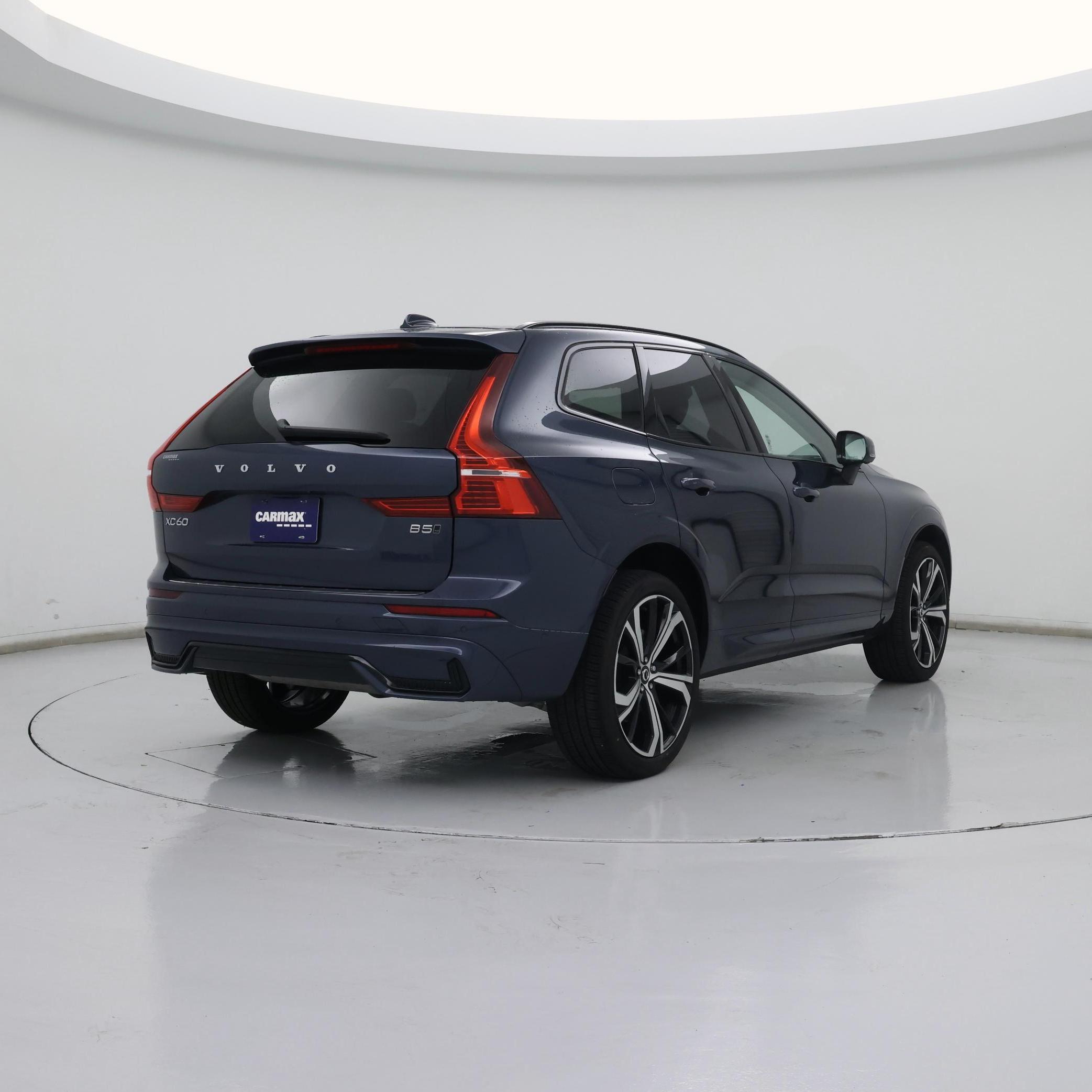Thumbnail: 2025 Volvo XC60 - 8