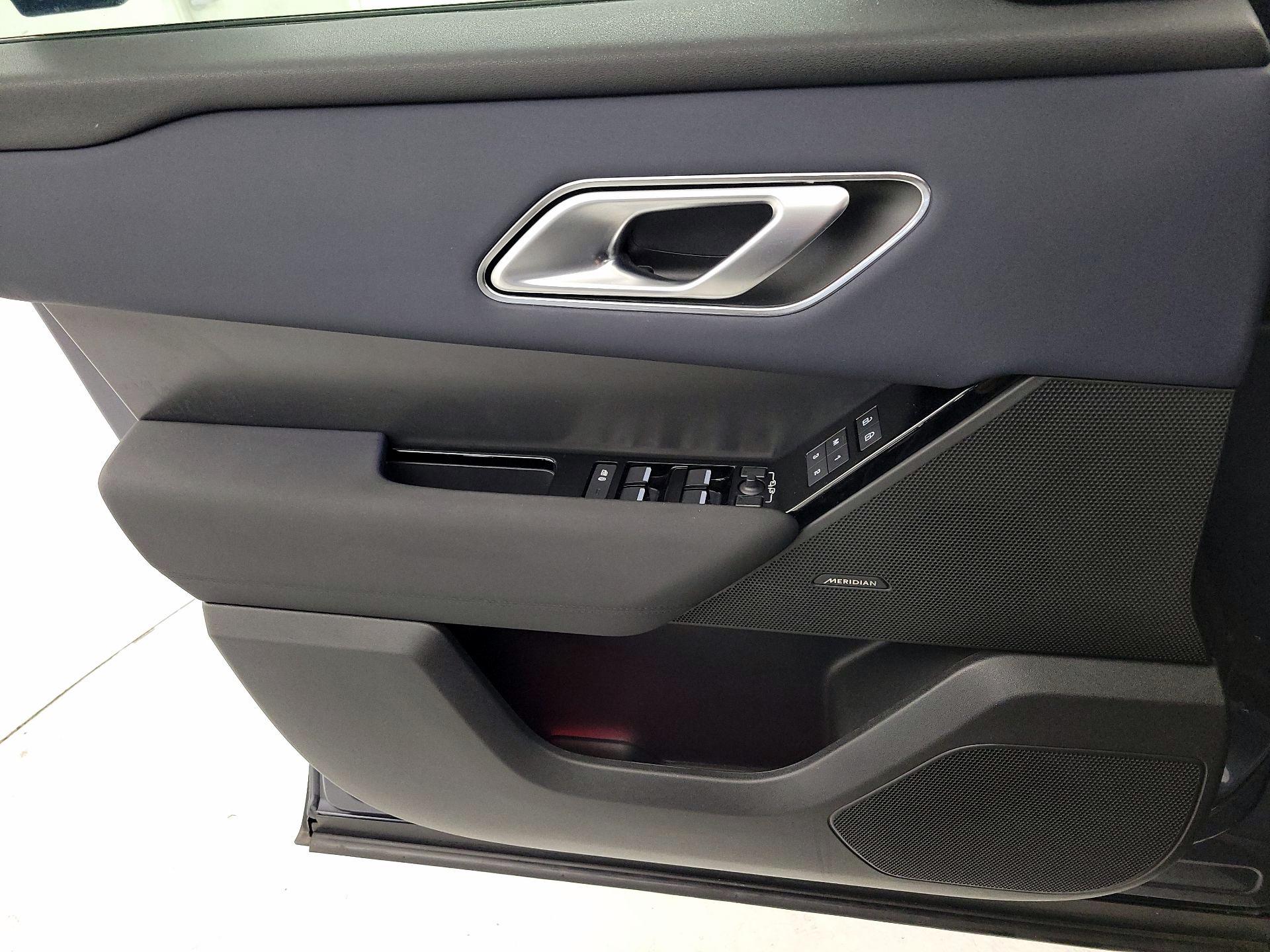 Thumbnail: 2025 Land Rover Range Rover Velar - 12