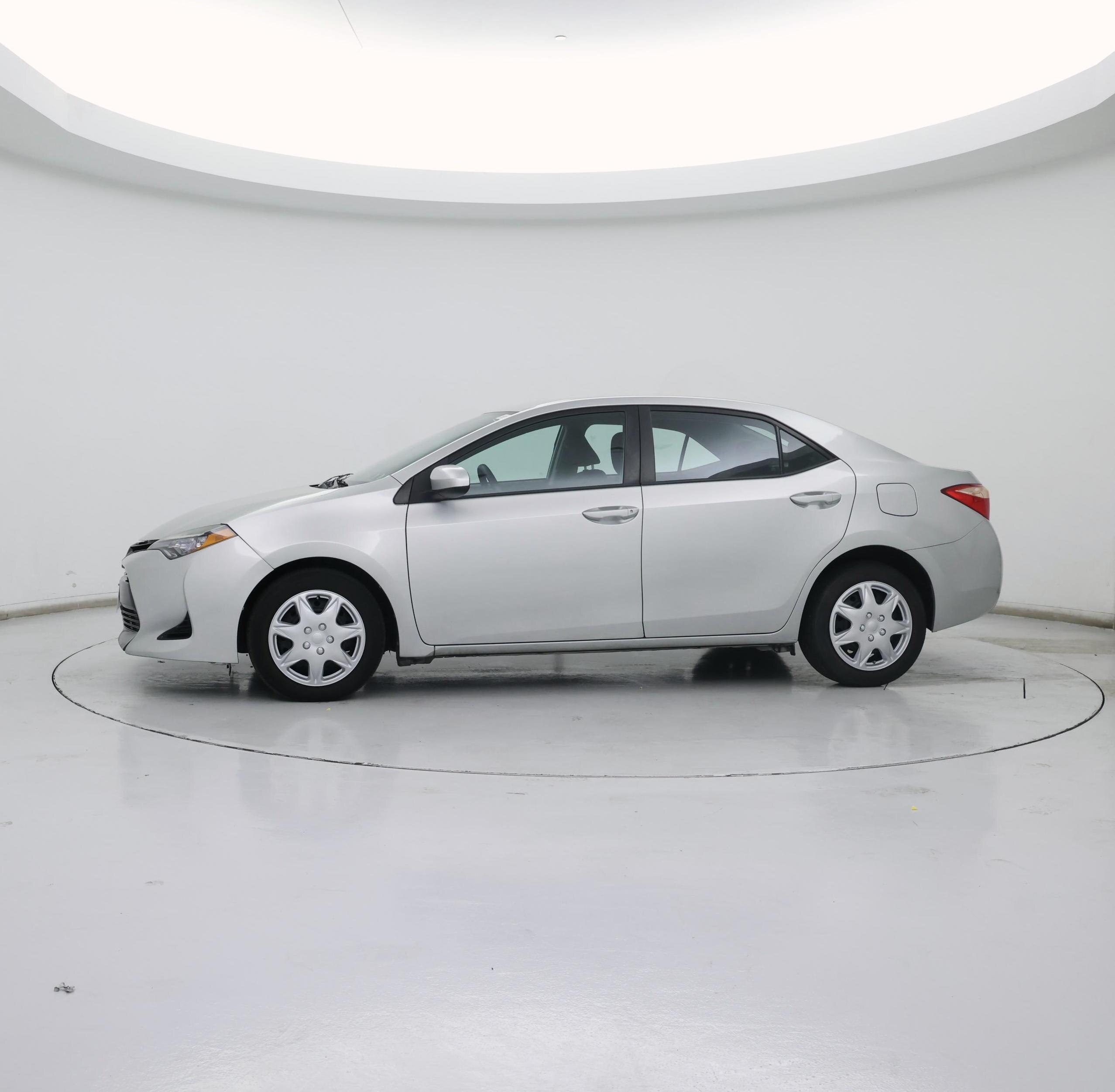 Thumbnail: 2017 Toyota Corolla - 3