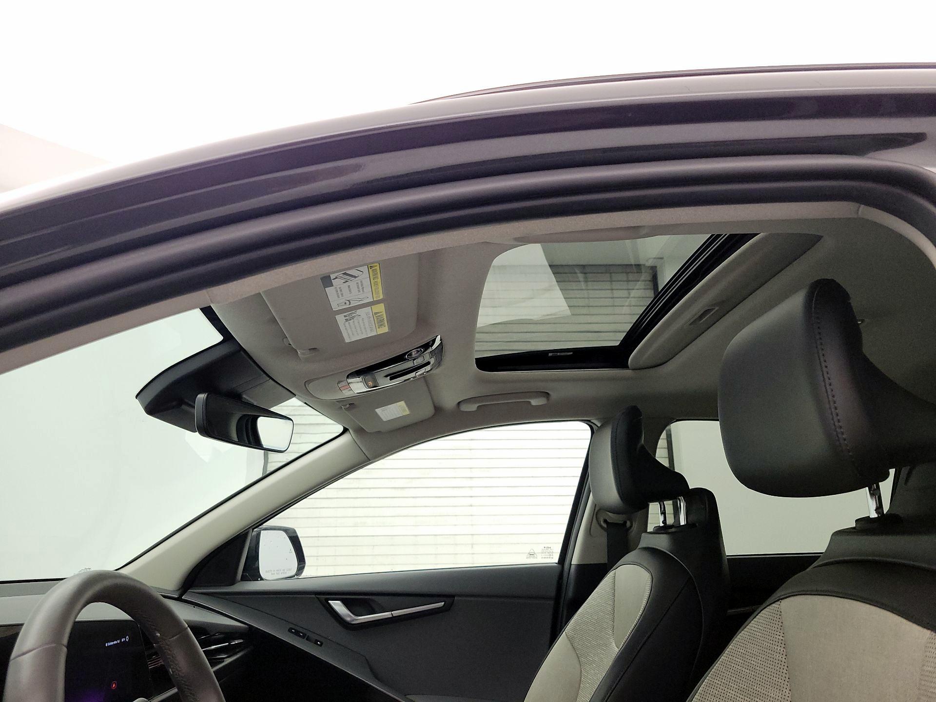 Thumbnail: 2023 Kia Niro - 20