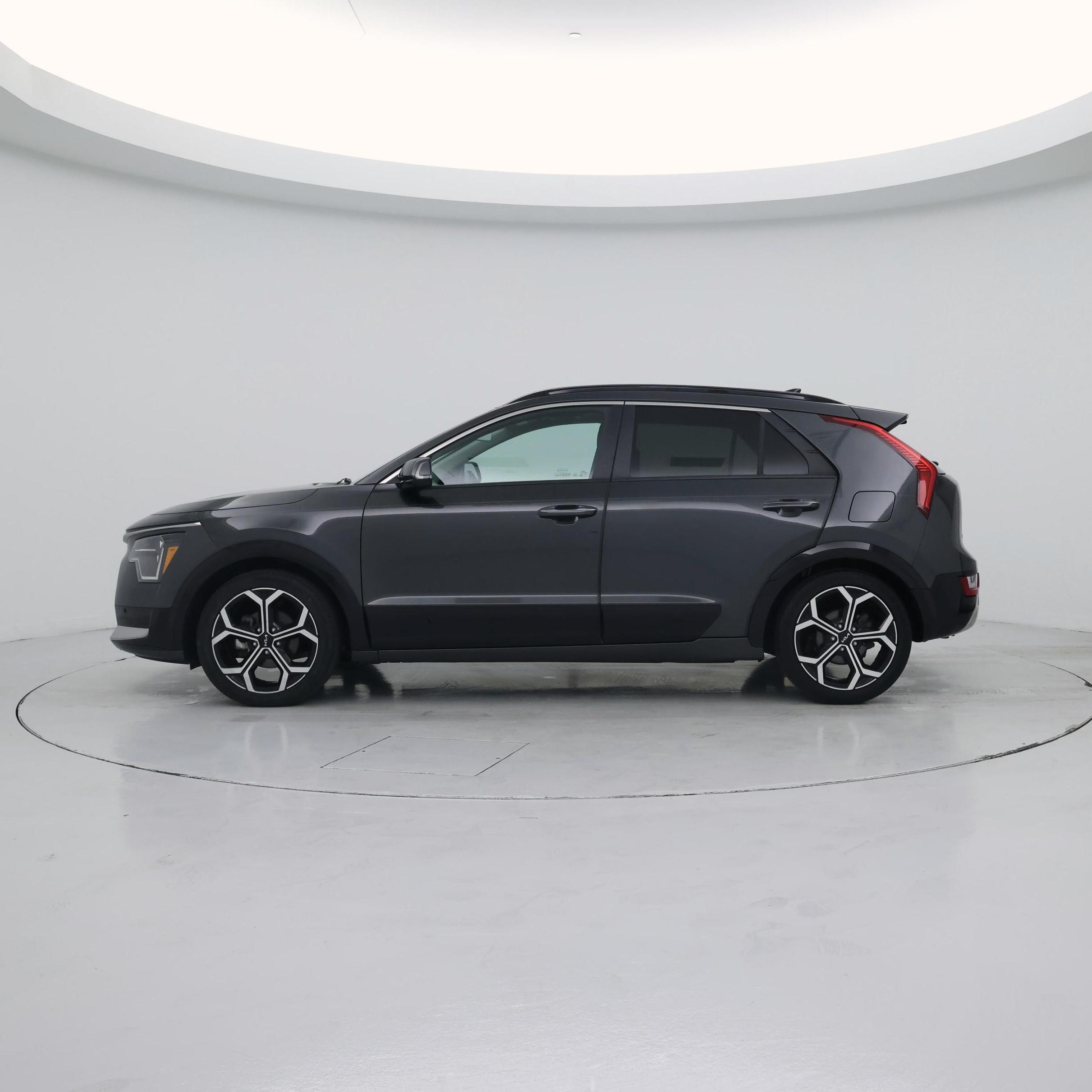 Thumbnail: 2023 Kia Niro - 3