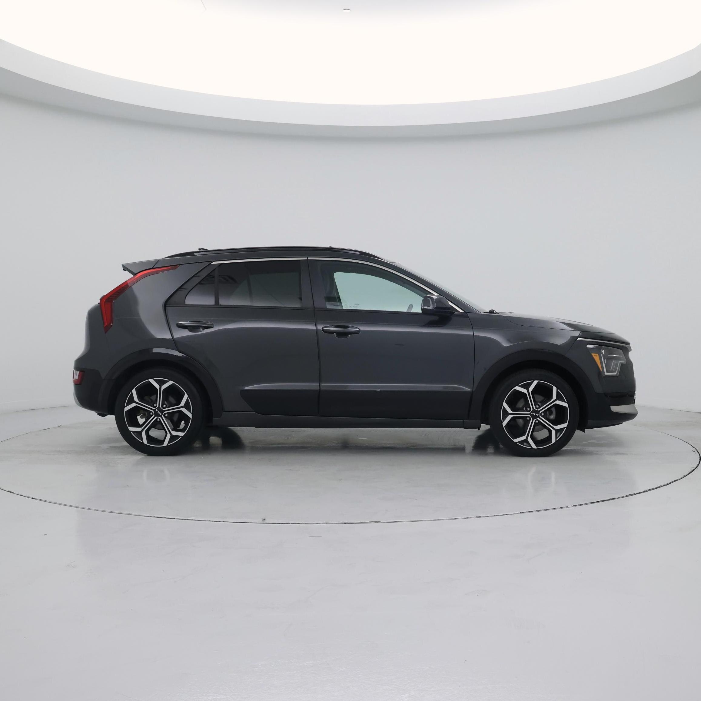 Thumbnail: 2023 Kia Niro - 7