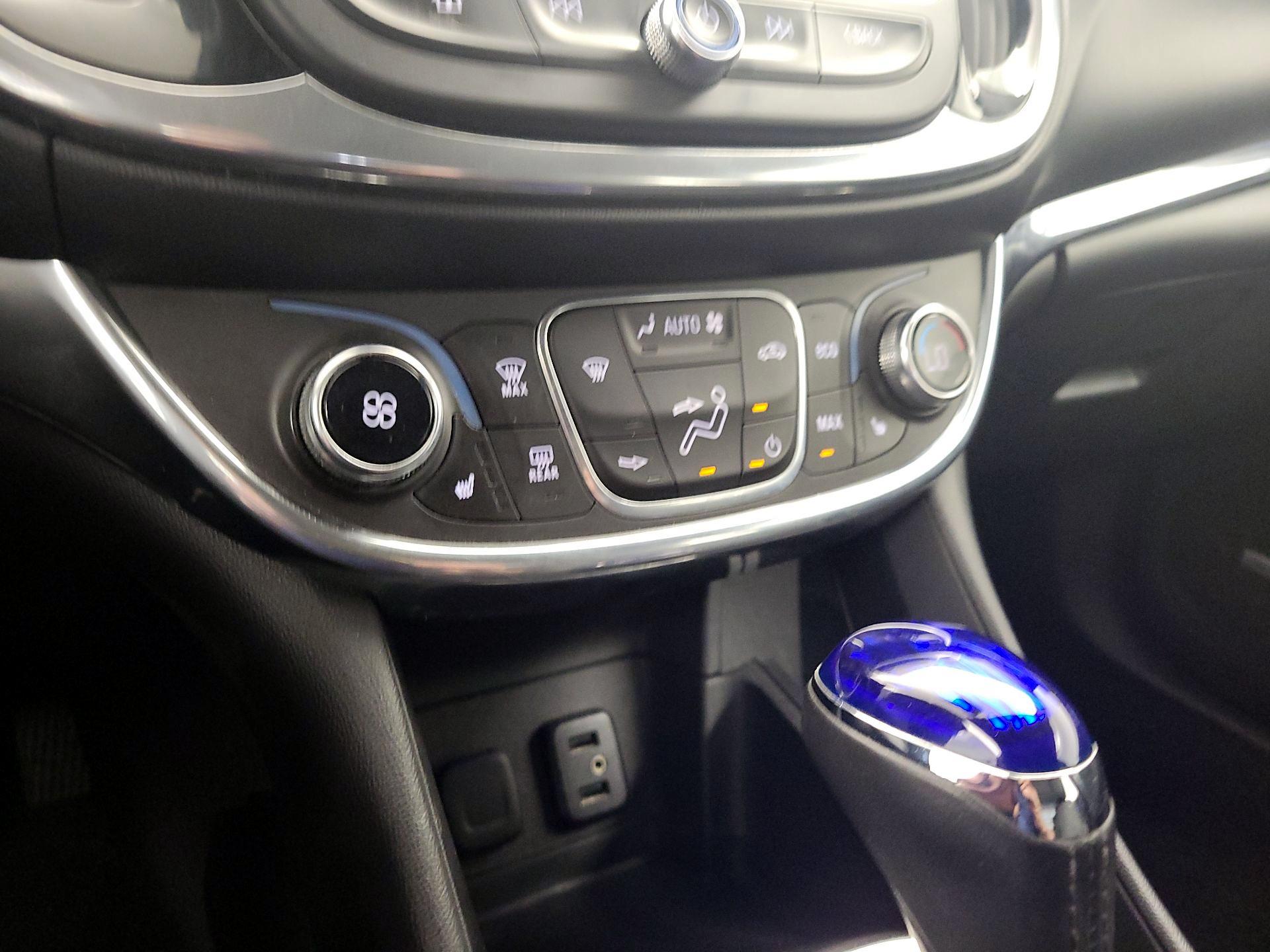 Thumbnail: 2016 Chevrolet Volt - 16