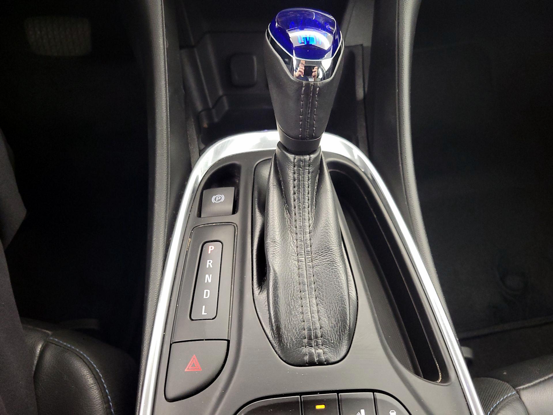 Thumbnail: 2016 Chevrolet Volt - 17