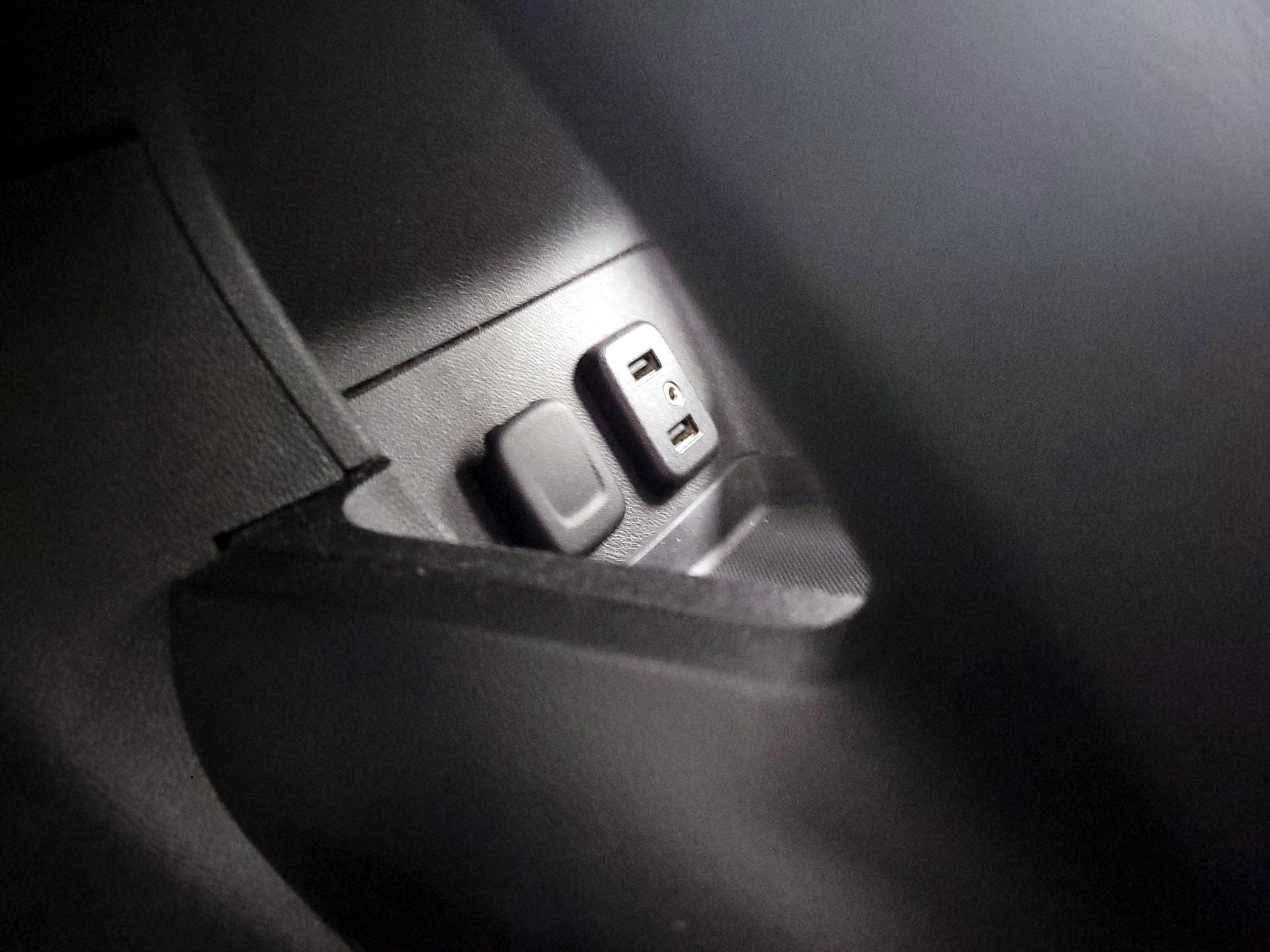 Thumbnail: 2016 Chevrolet Volt - 18