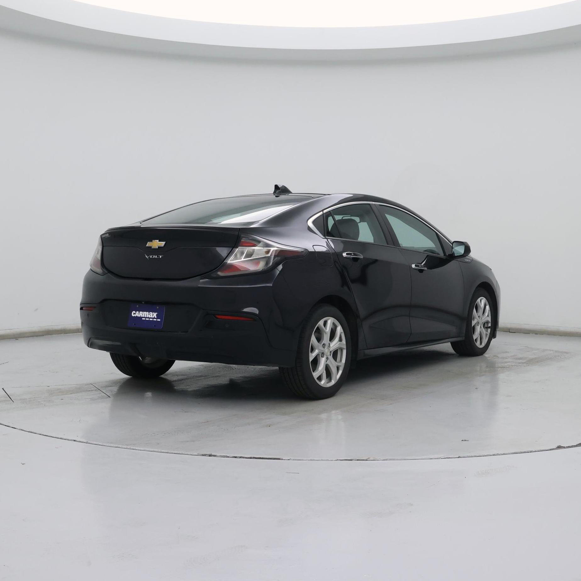 Thumbnail: 2016 Chevrolet Volt - 8