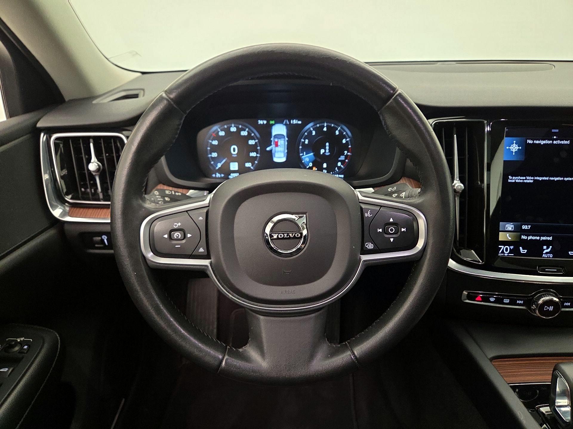 Thumbnail: 2022 Volvo S60 - 10