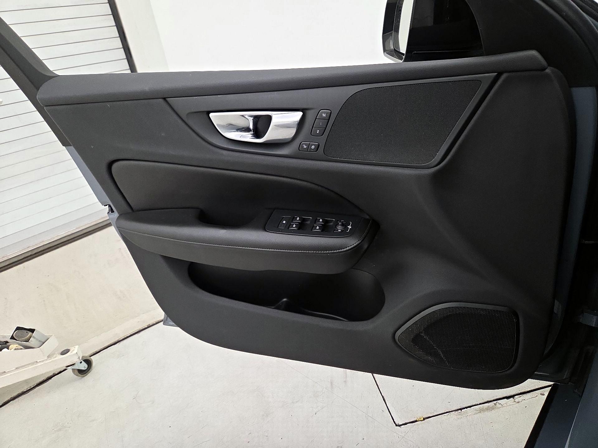 Thumbnail: 2022 Volvo S60 - 12