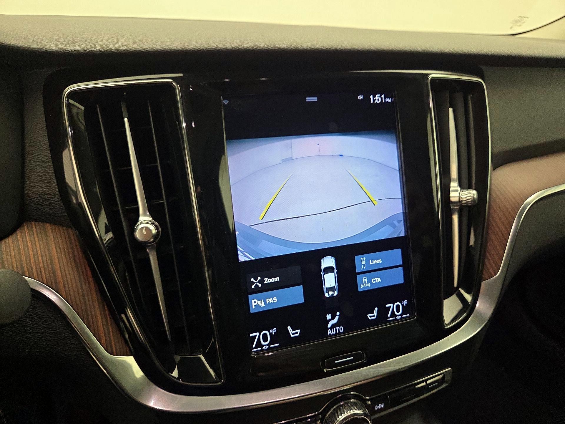 Thumbnail: 2022 Volvo S60 - 14