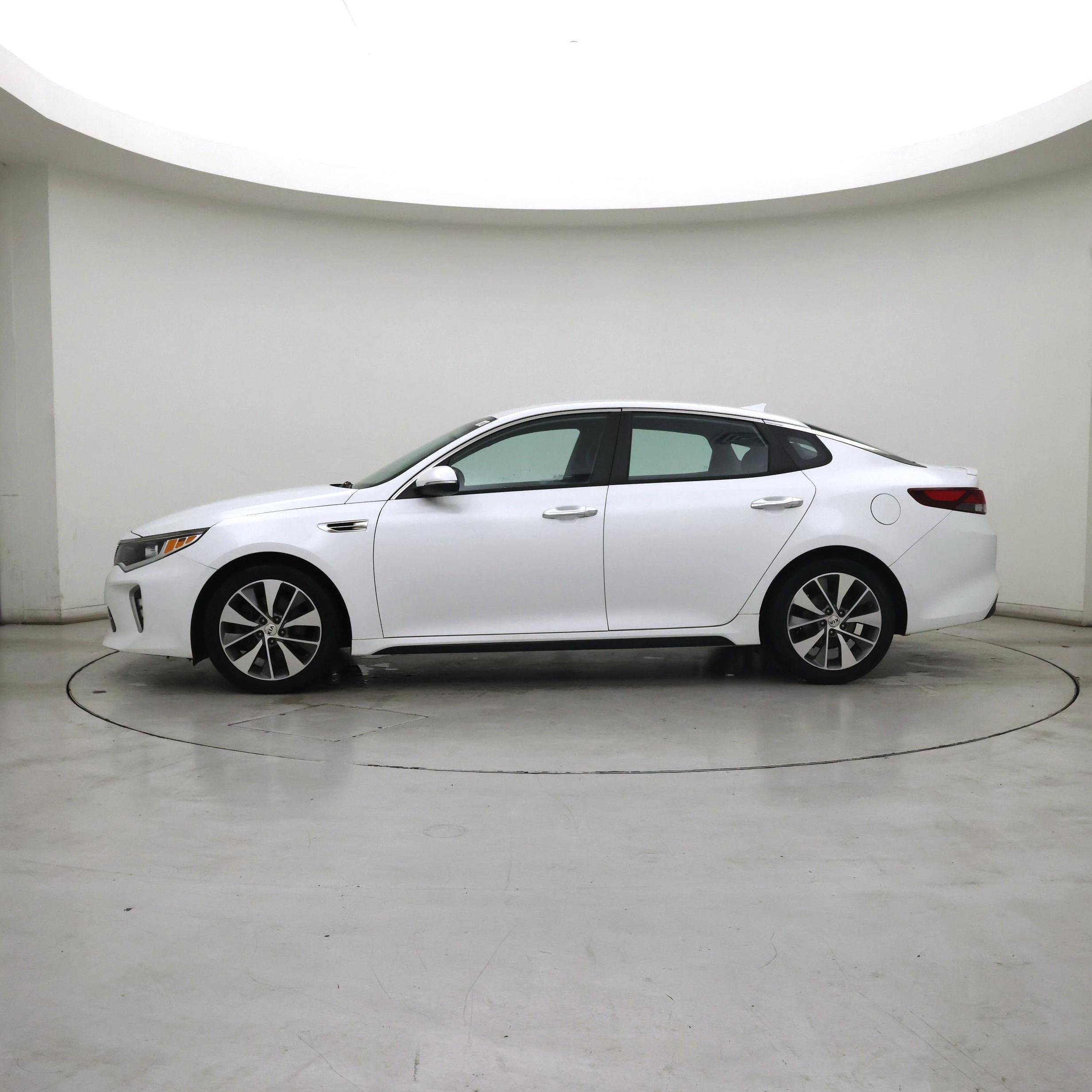 Thumbnail: 2018 Kia Optima - 3