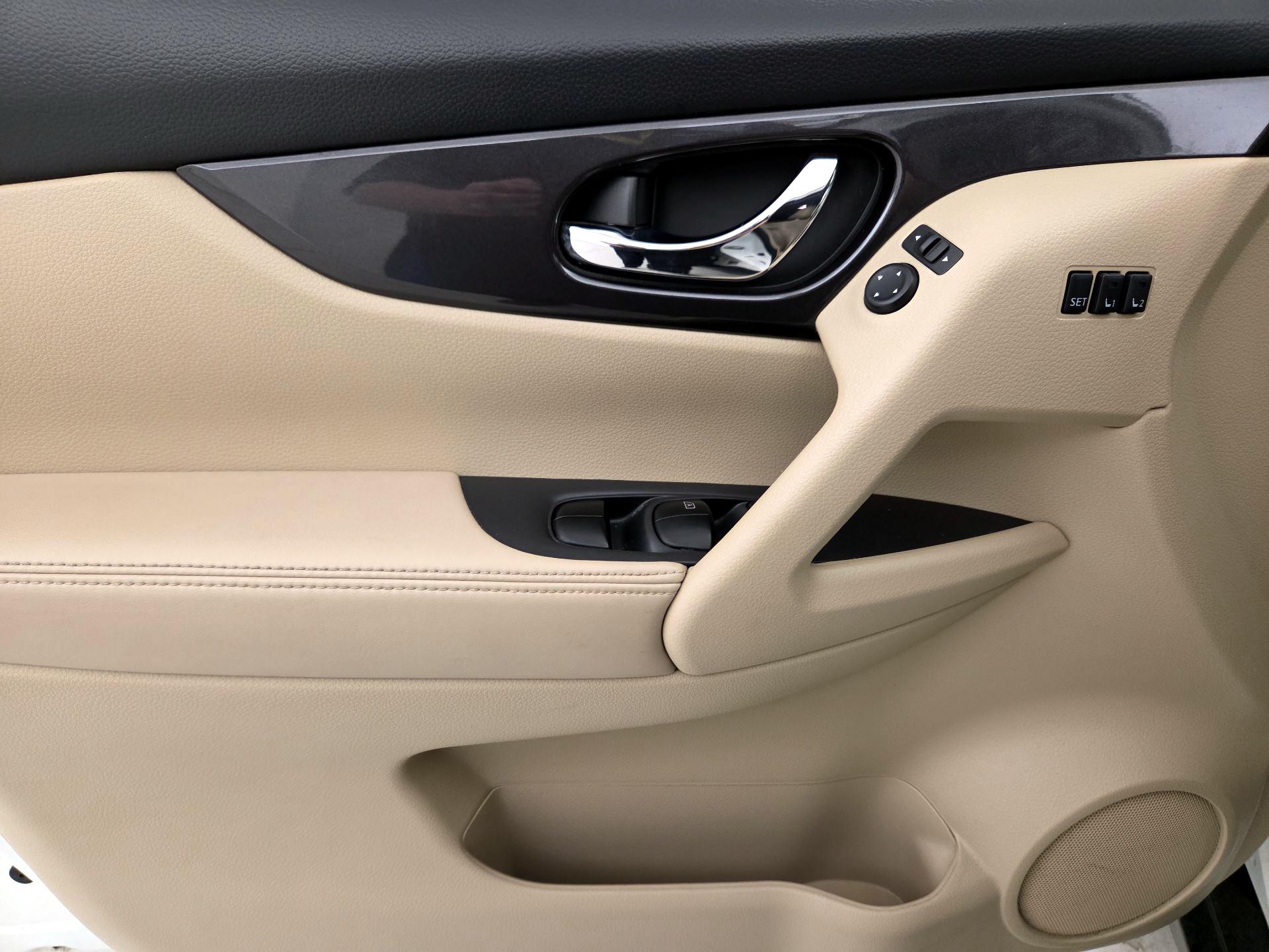 Thumbnail: 2018 Nissan Rogue - 12