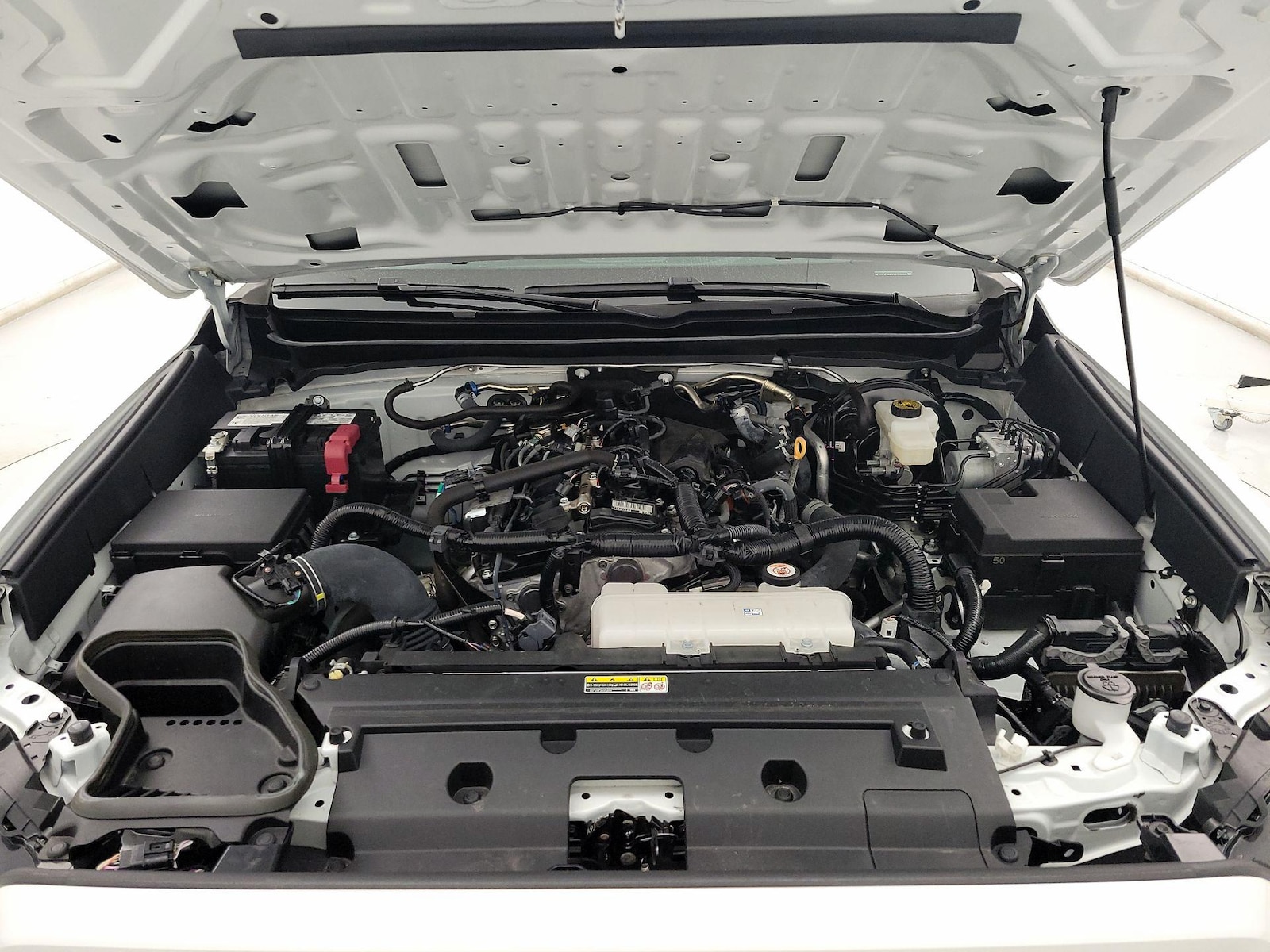 2025 Toyota Tacoma SR - Photo 21
