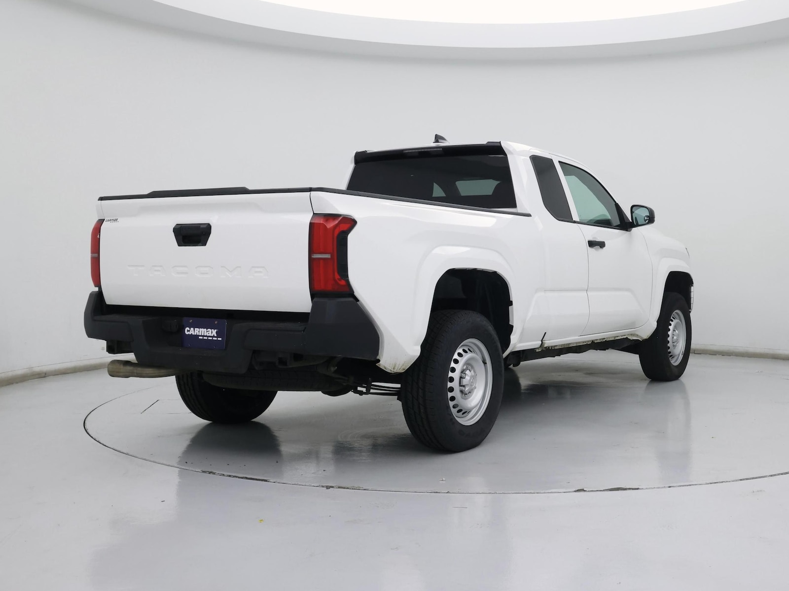 2025 Toyota Tacoma SR - Photo 9