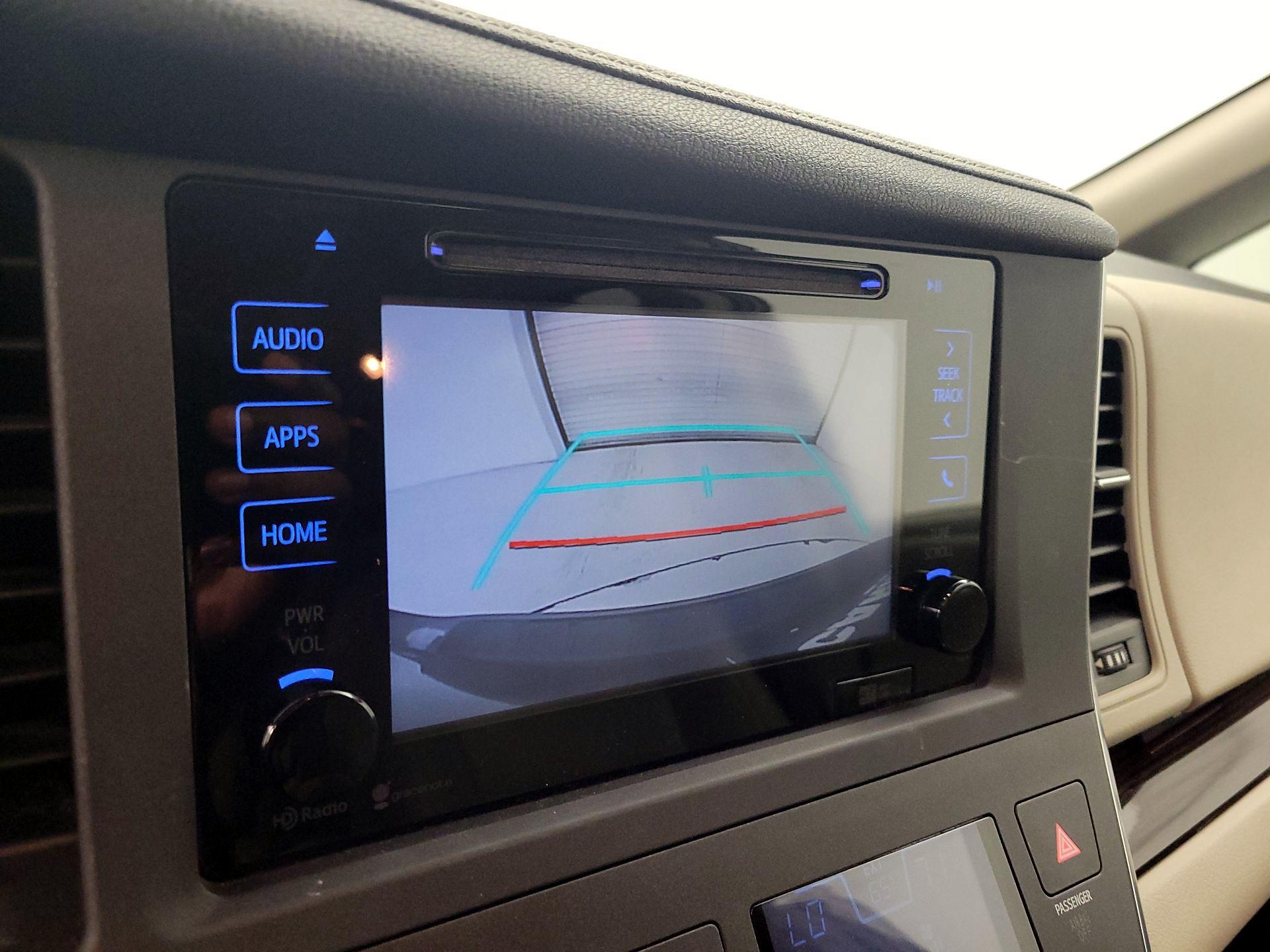 Thumbnail: 2015 Toyota Sienna - 14