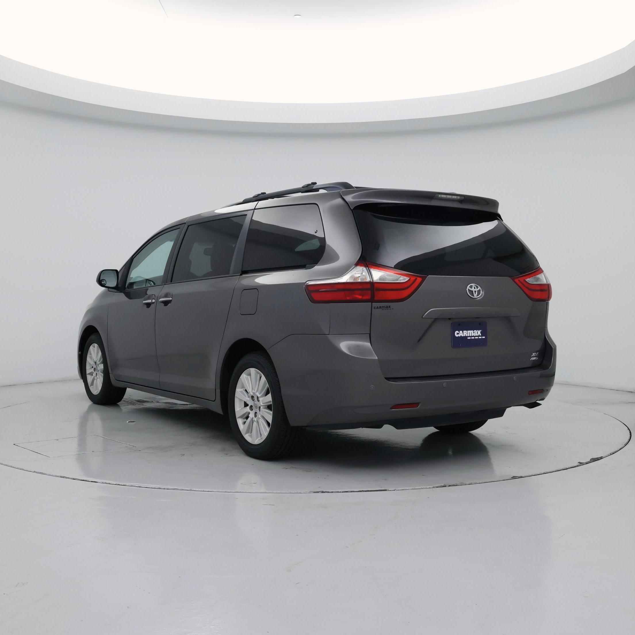 Thumbnail: 2015 Toyota Sienna - 2