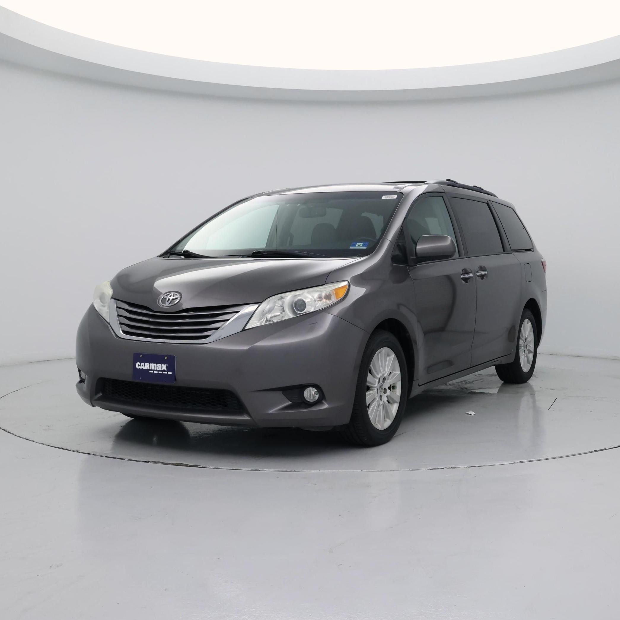 Thumbnail: 2015 Toyota Sienna - 4