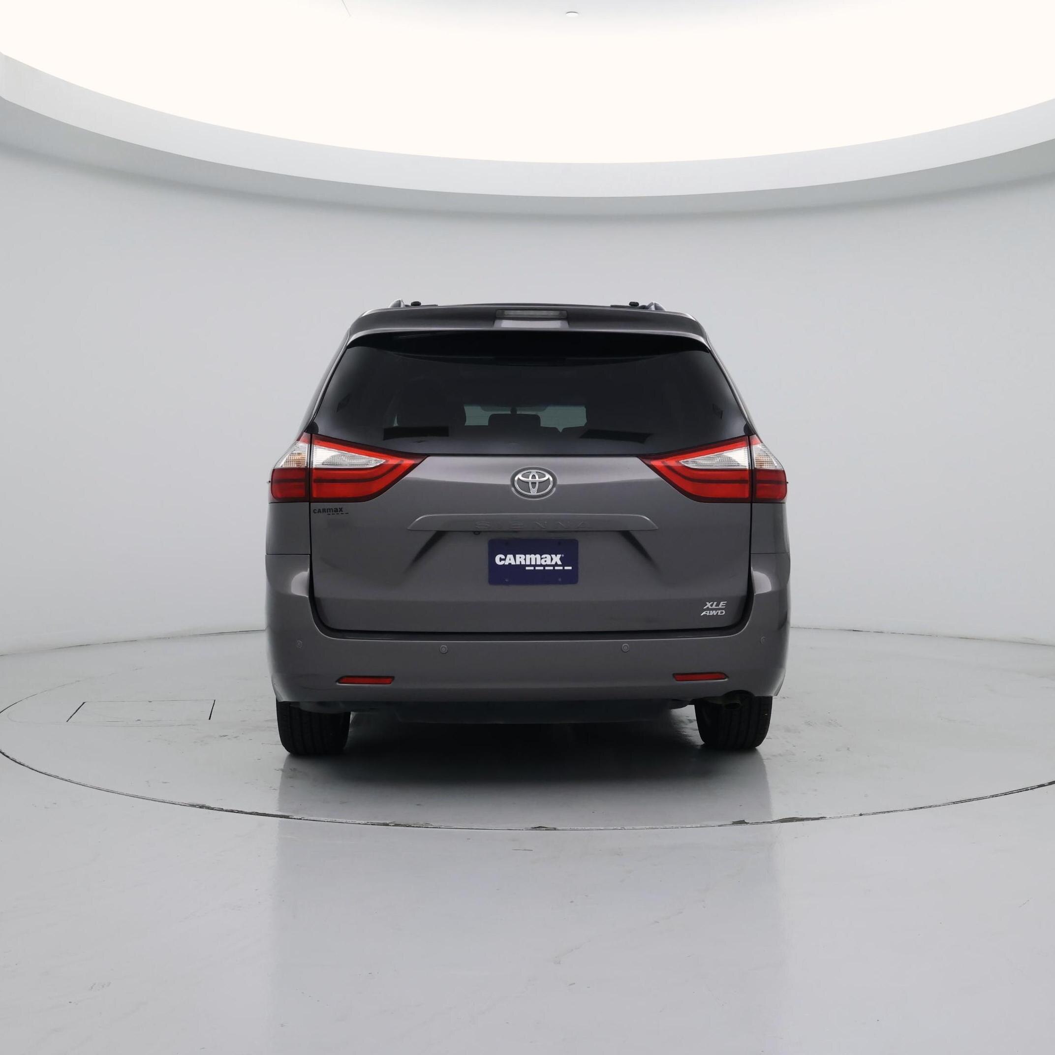 Thumbnail: 2015 Toyota Sienna - 6