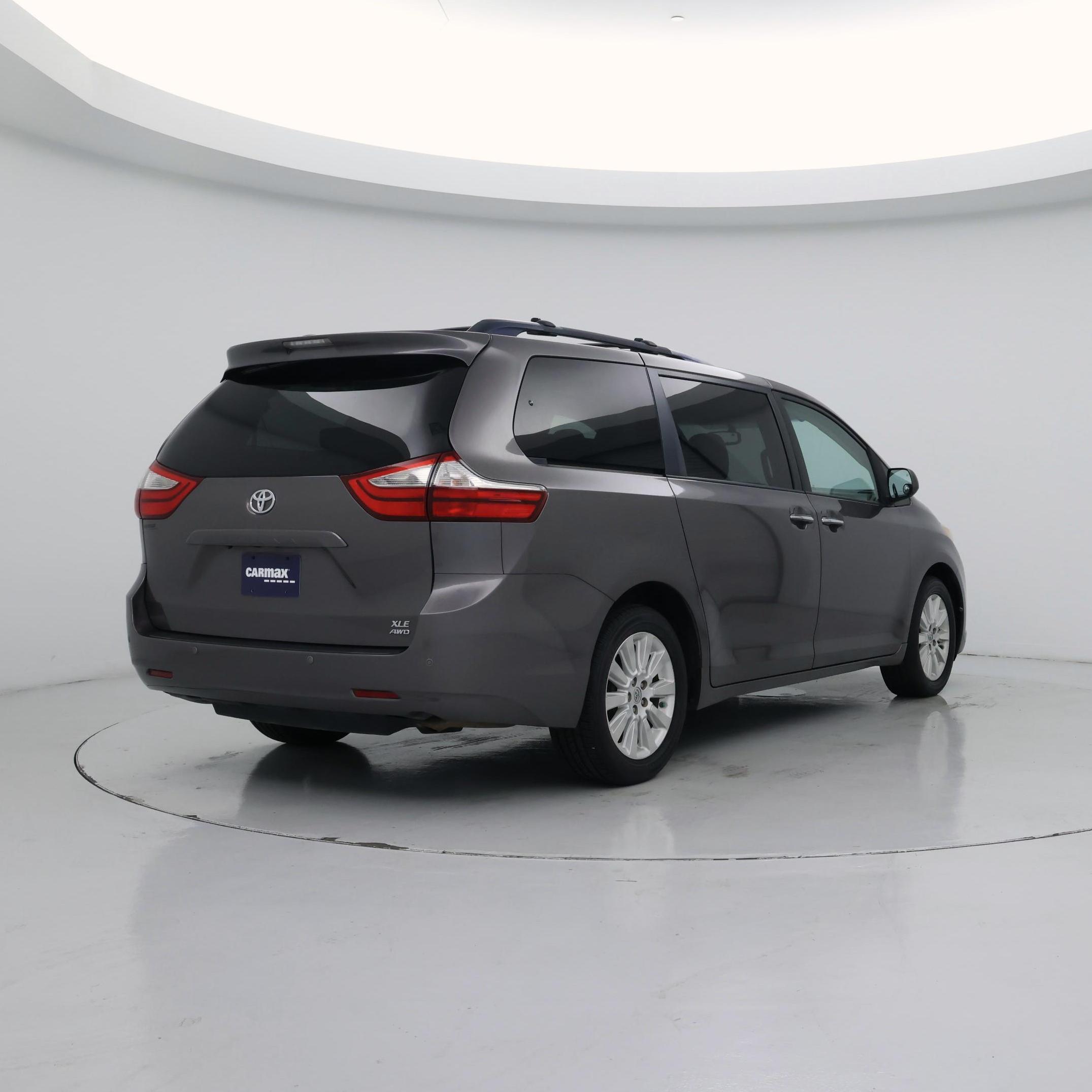 Thumbnail: 2015 Toyota Sienna - 8