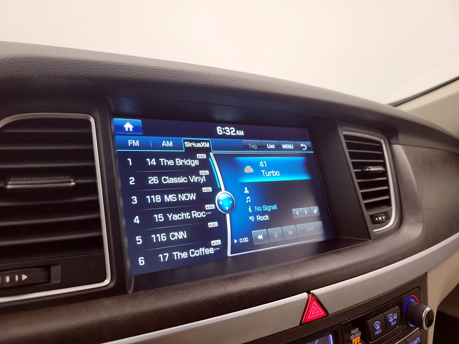 Thumbnail: 2015 Hyundai Genesis - 16
