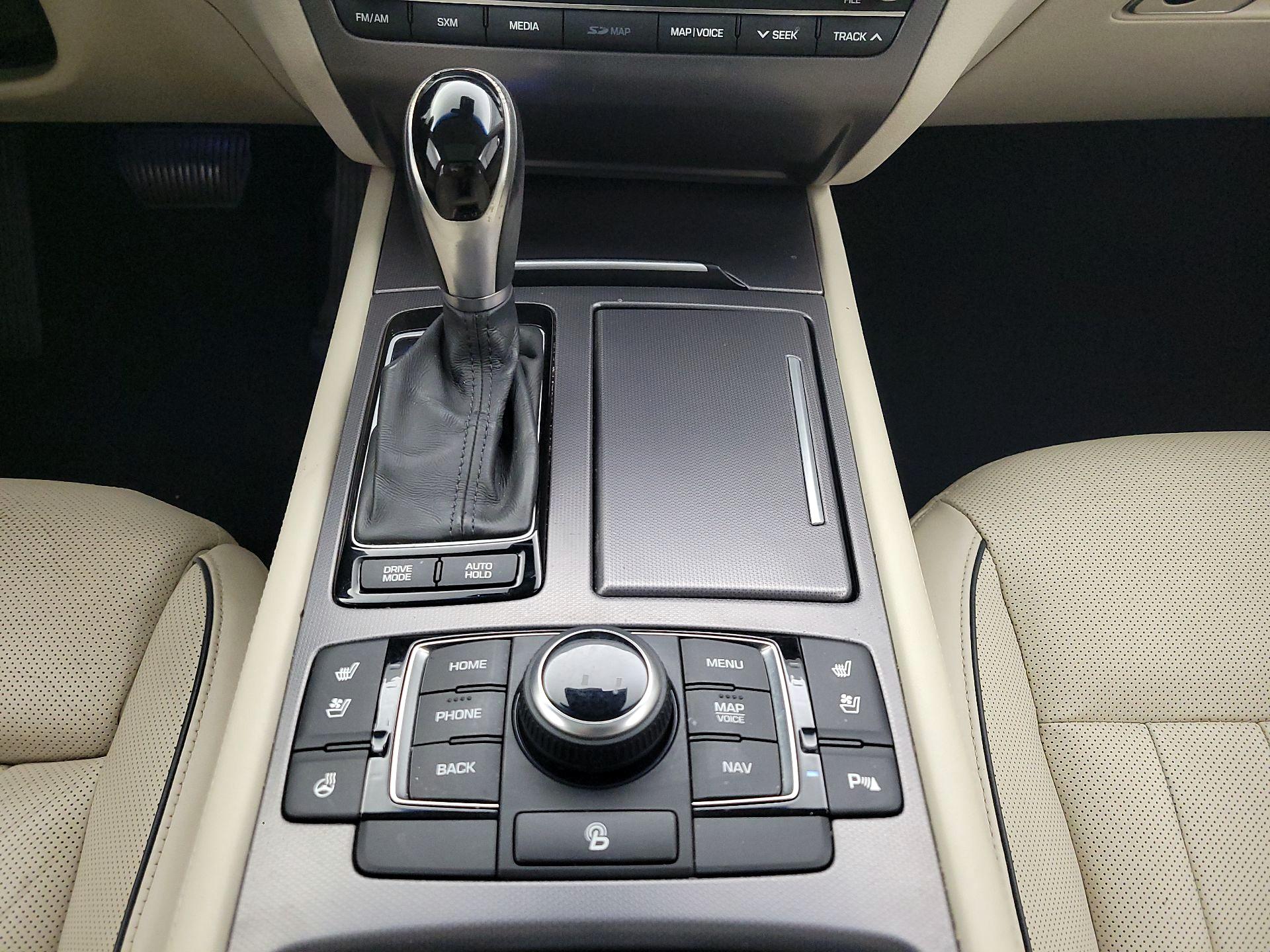 Thumbnail: 2015 Hyundai Genesis - 18