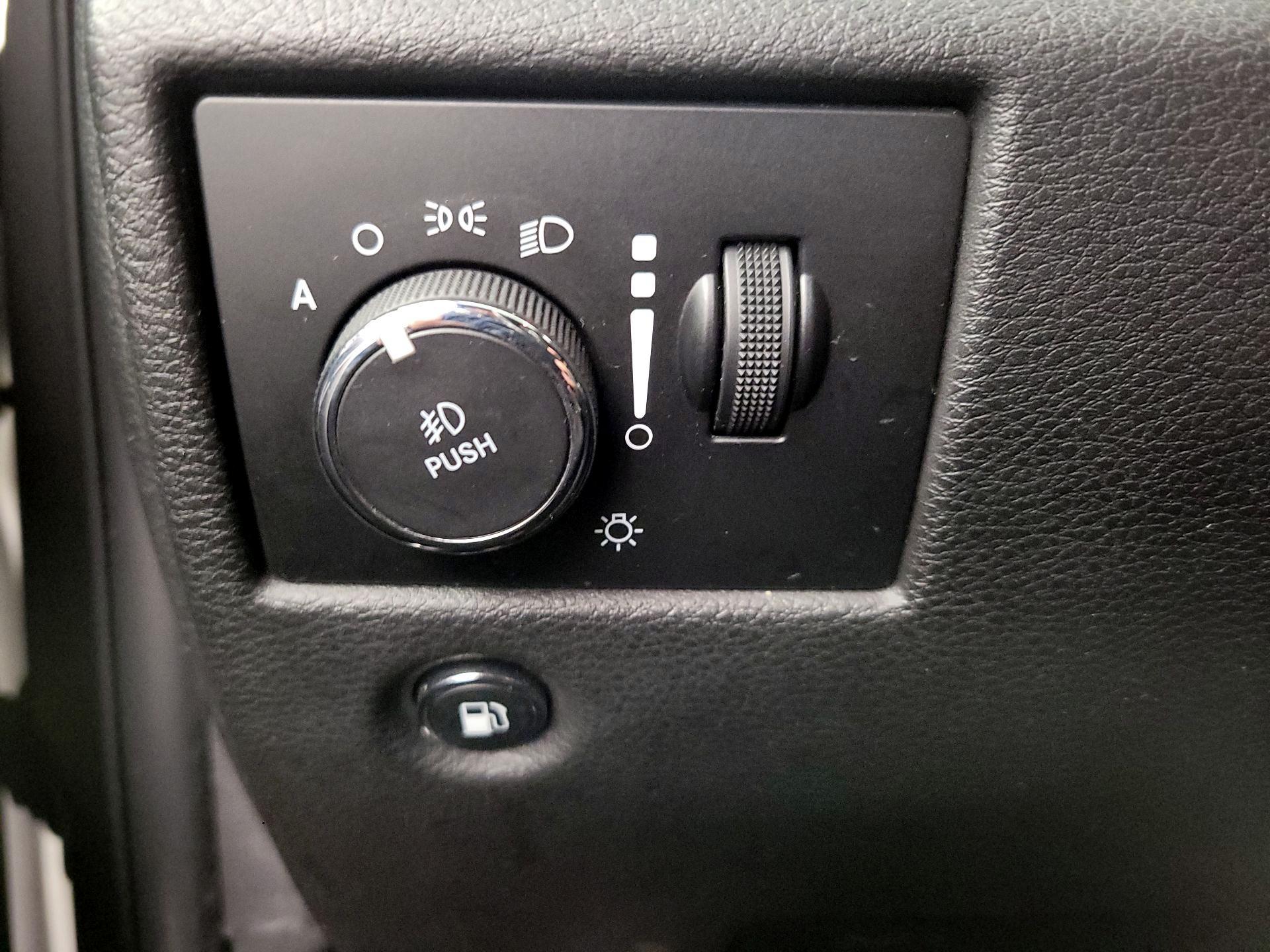 Thumbnail: 2018 Jeep Grand Cherokee - 13