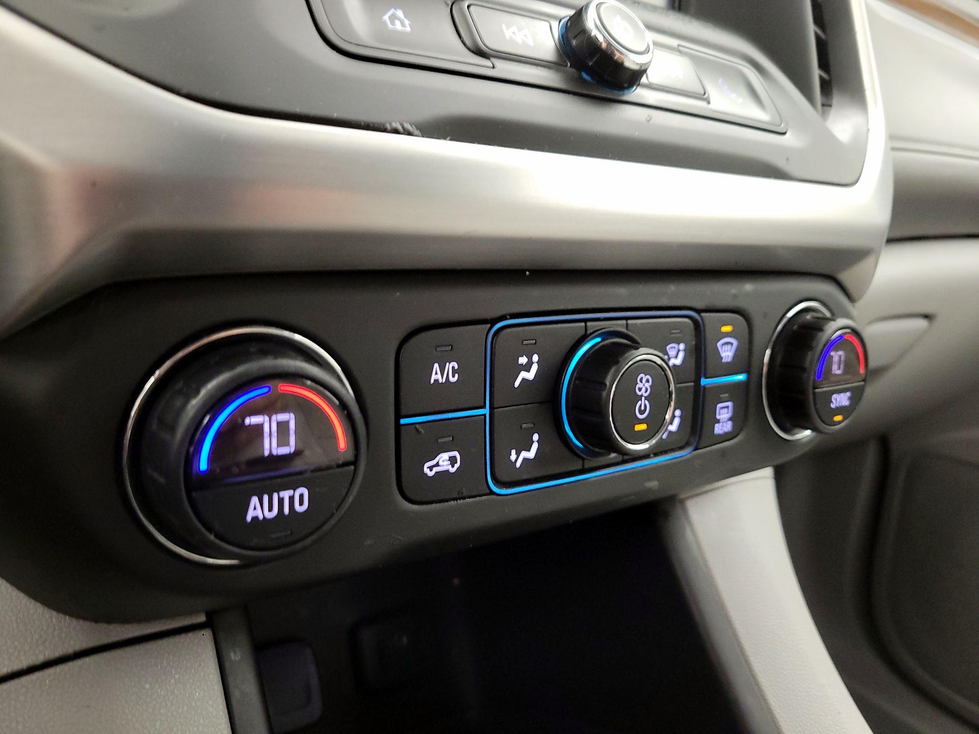 Thumbnail: 2018 GMC Acadia - 16