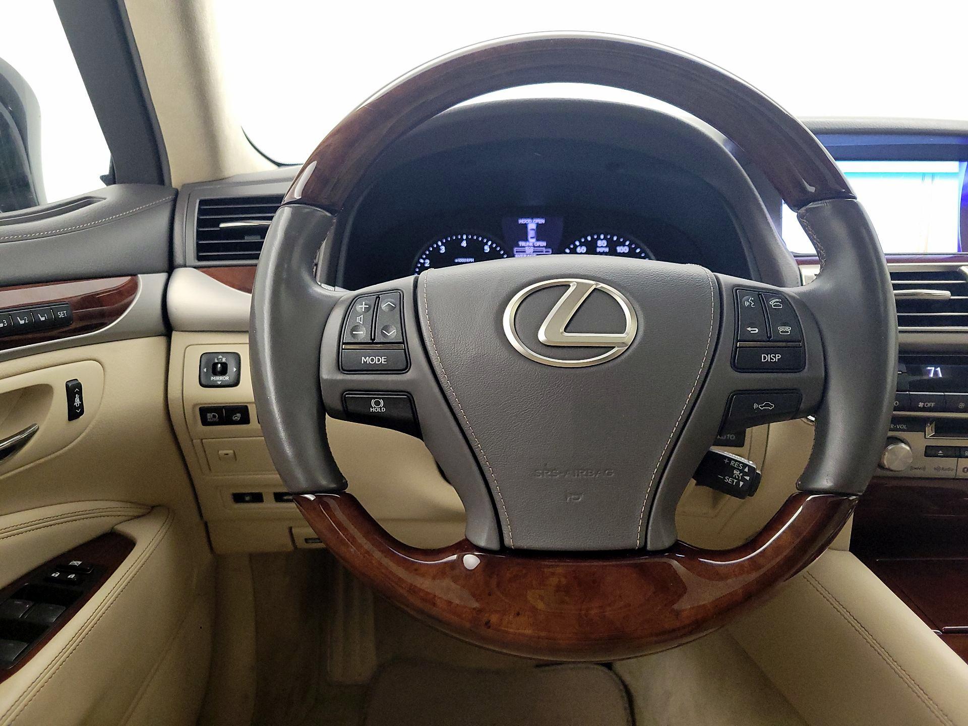 Thumbnail: 2016 Lexus LS - 10