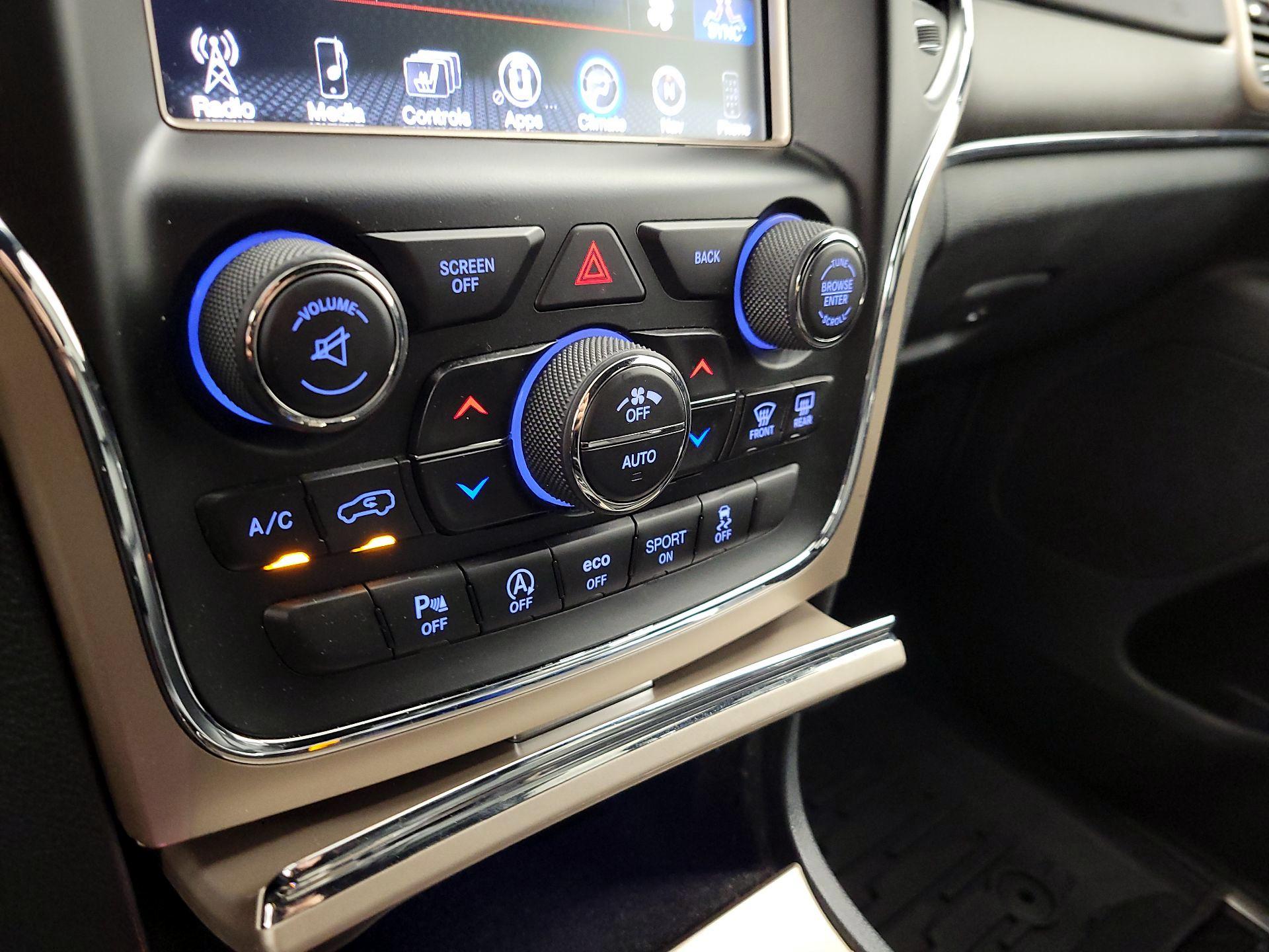 Thumbnail: 2017 Jeep Grand Cherokee - 17