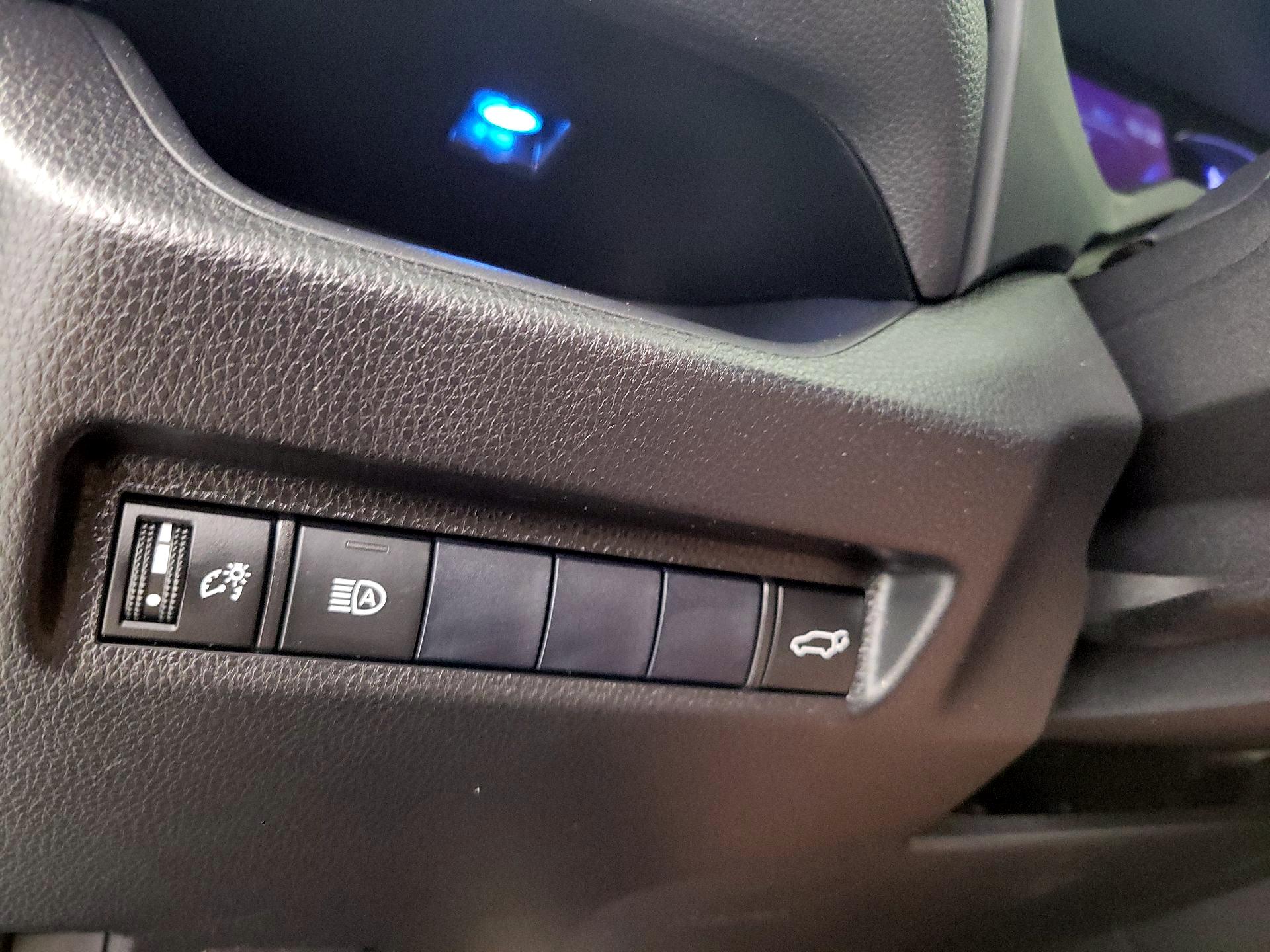 Thumbnail: 2020 Toyota RAV4 - 13