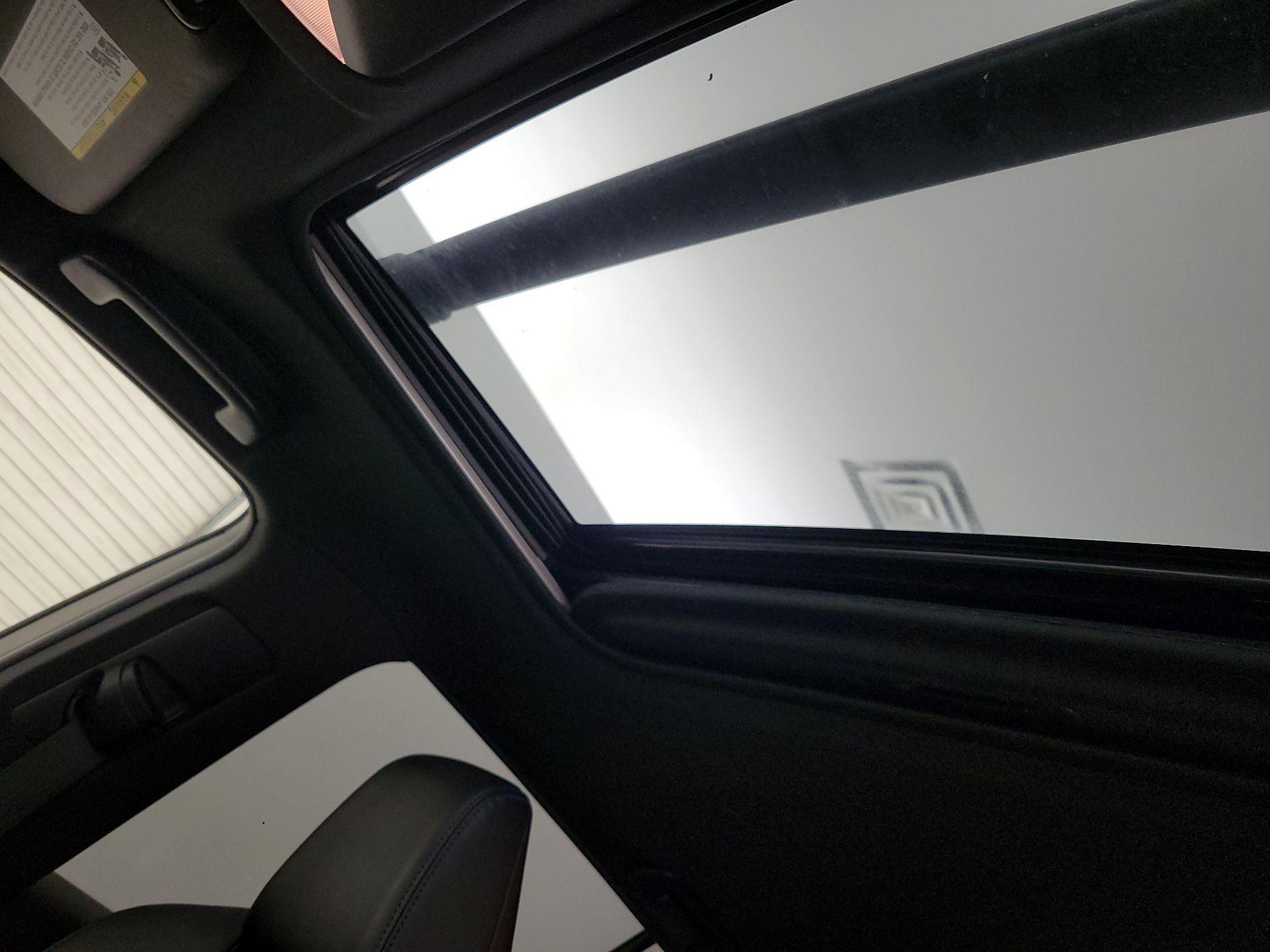 Thumbnail: 2020 Toyota RAV4 - 19
