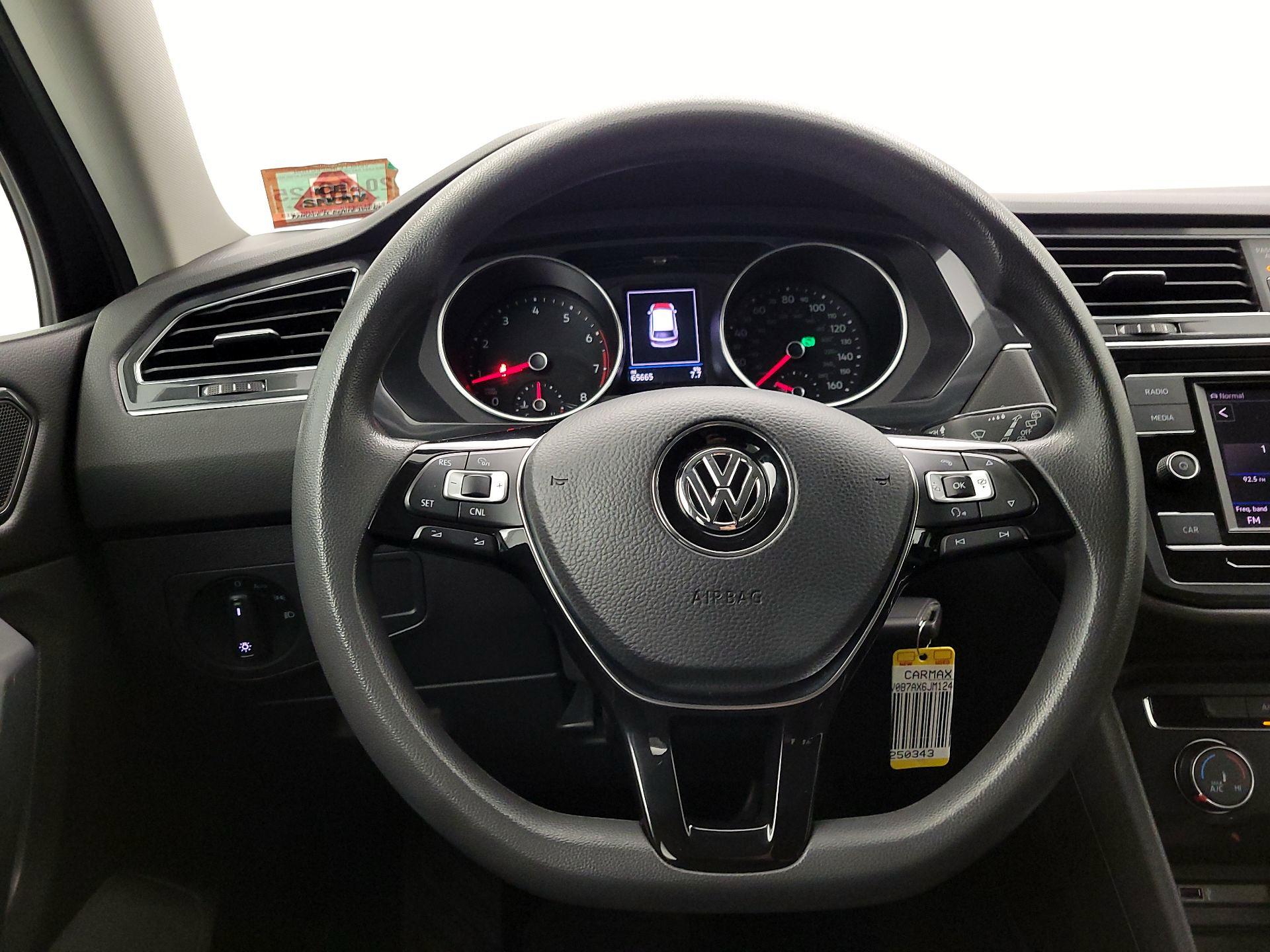 Thumbnail: 2018 Volkswagen Tiguan - 10