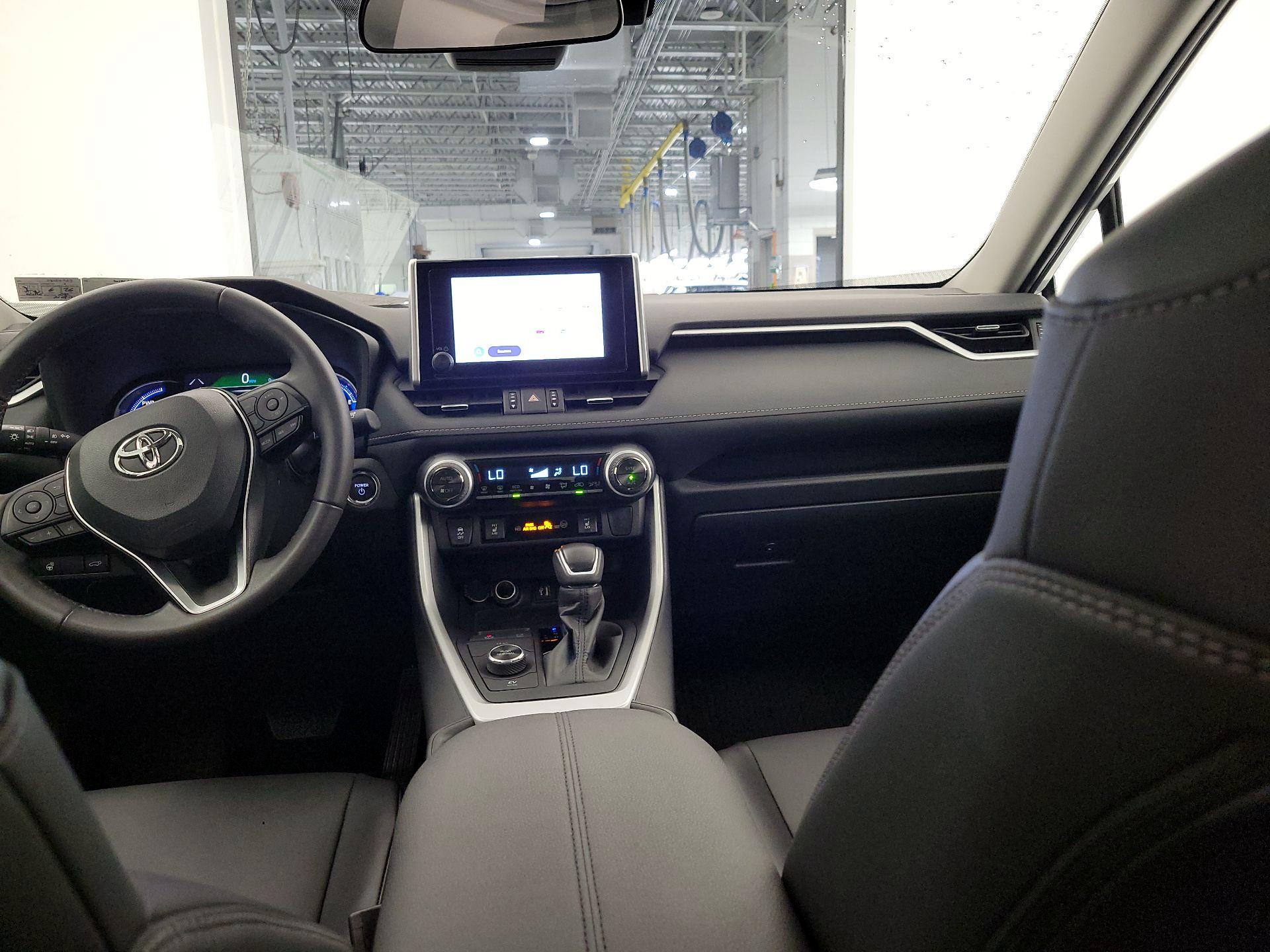 Thumbnail: 2025 Toyota RAV4 - 9