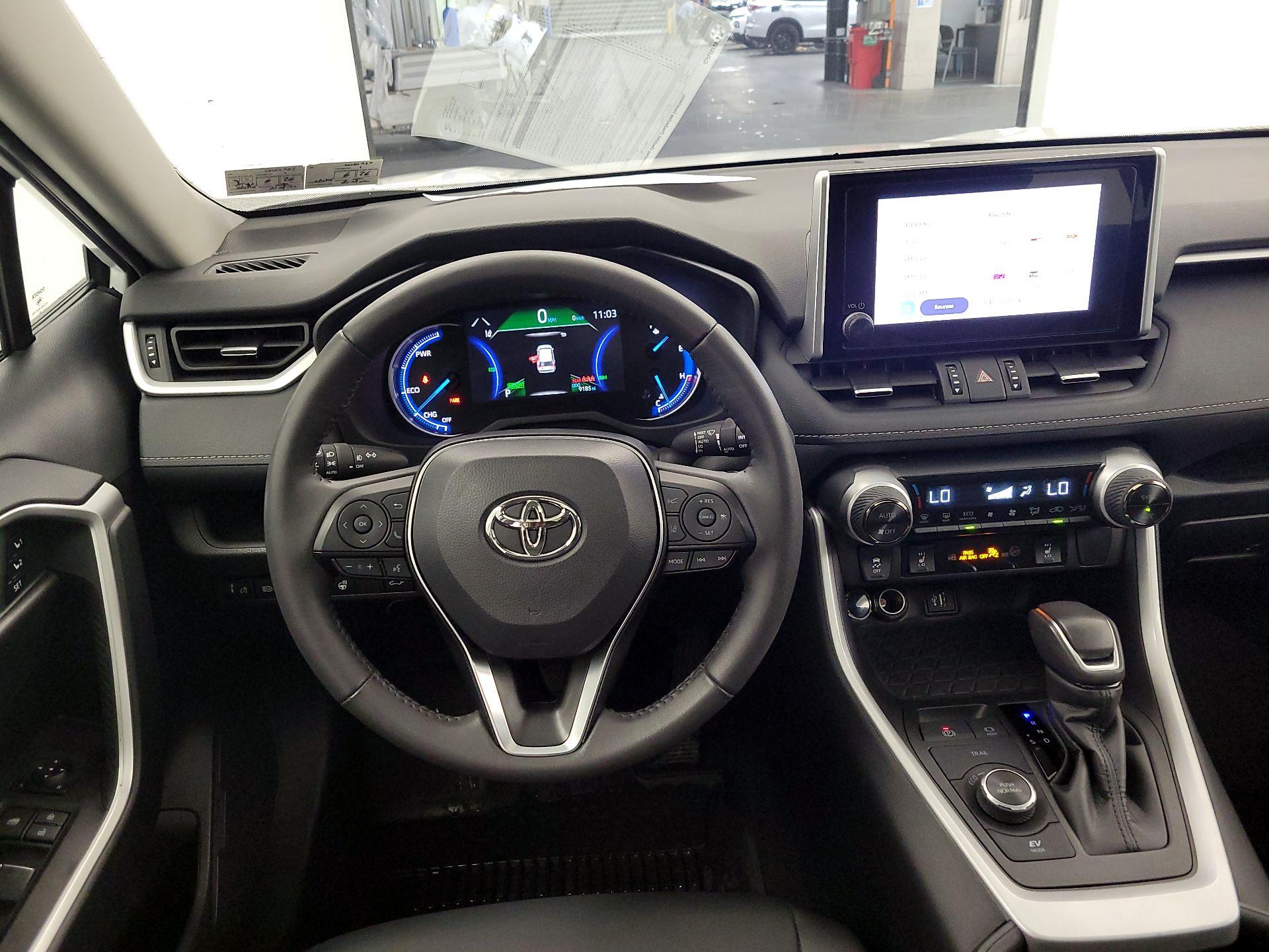 Thumbnail: 2025 Toyota RAV4 - 10