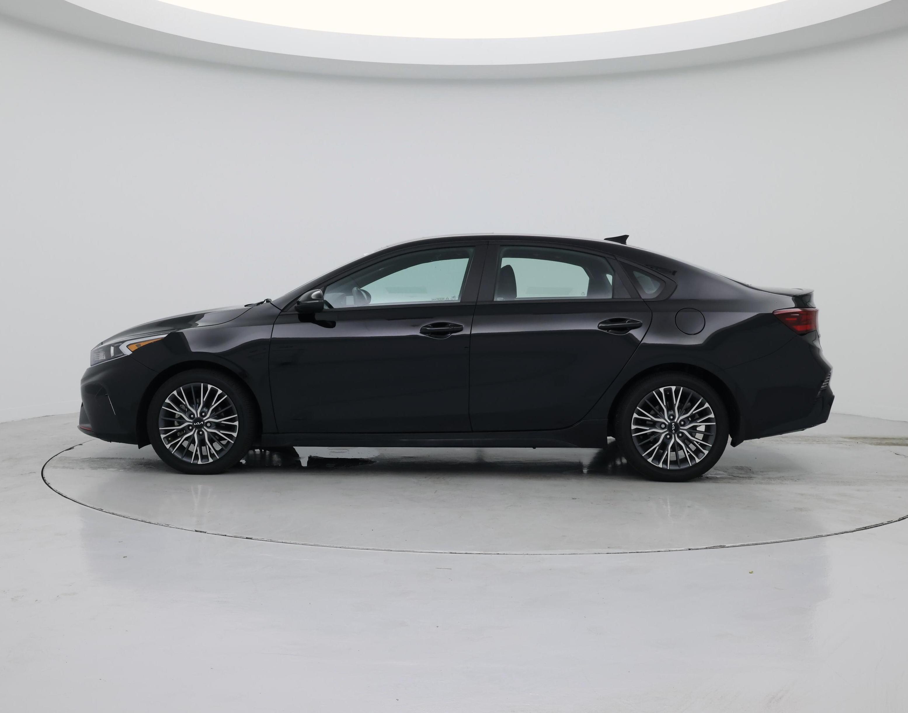 Thumbnail: 2023 Kia Forte - 3