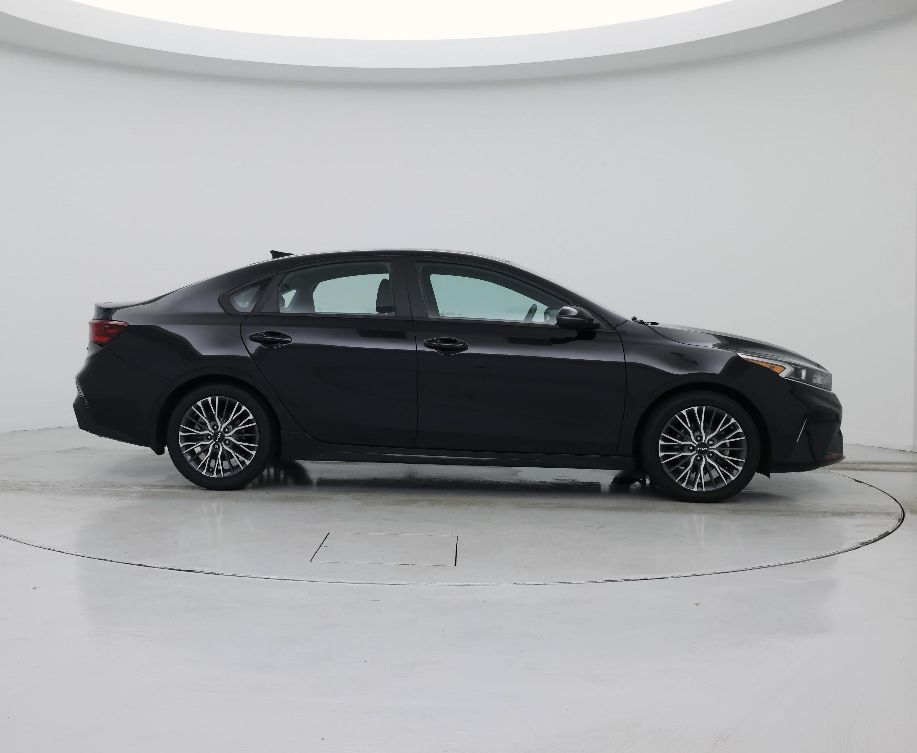 Thumbnail: 2023 Kia Forte - 7