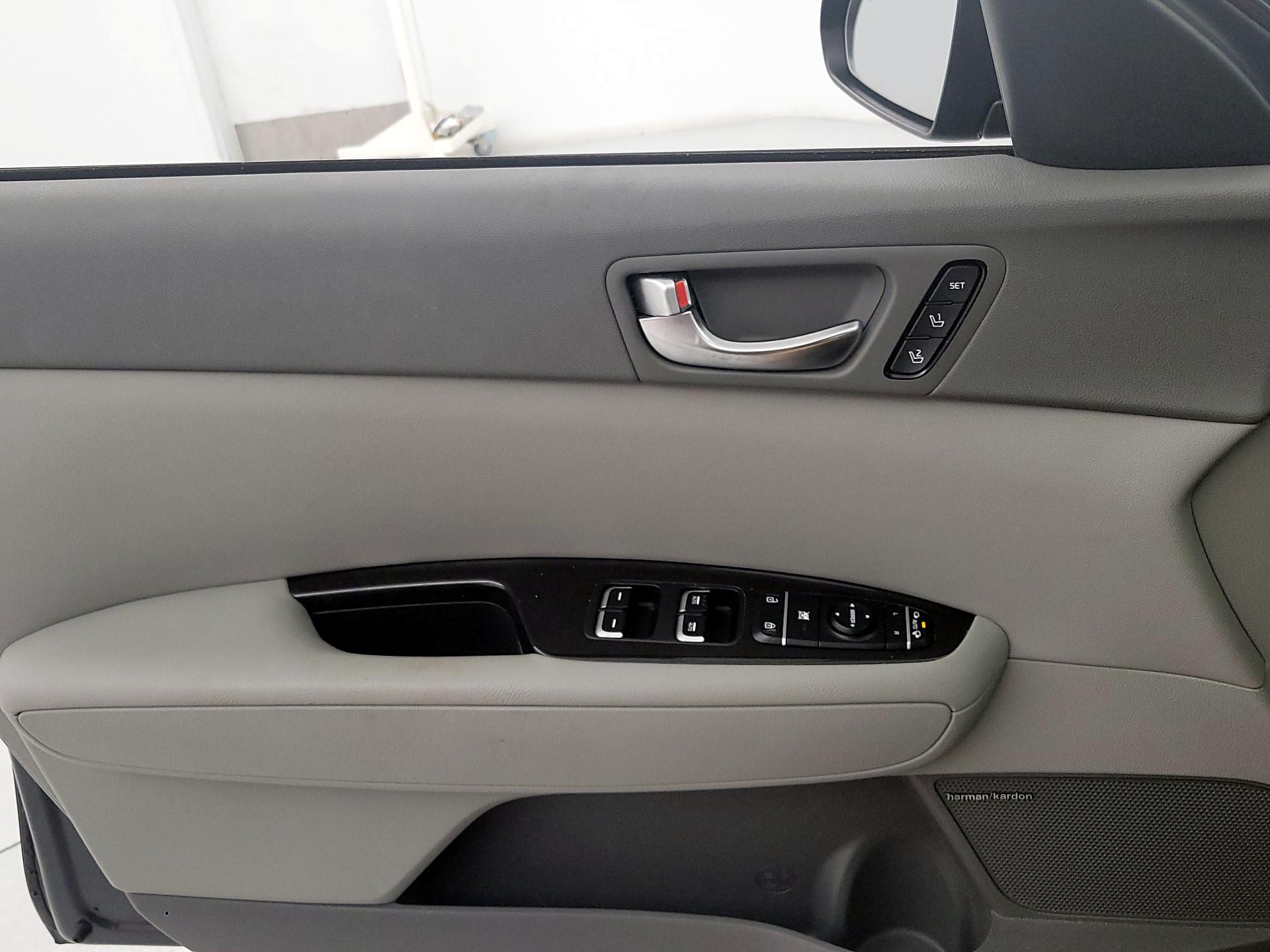 Thumbnail: 2016 Kia Optima - 12