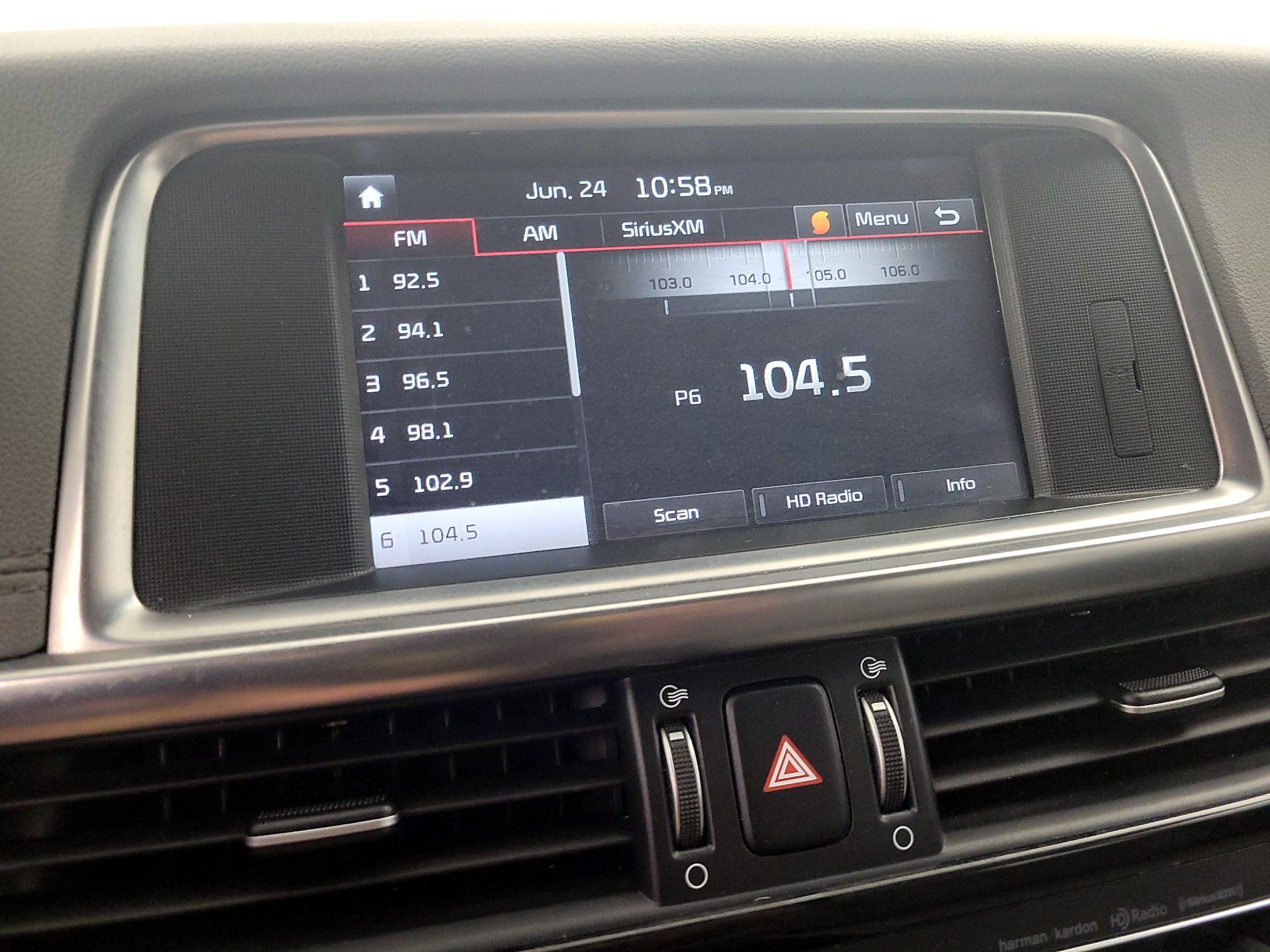 Thumbnail: 2016 Kia Optima - 16