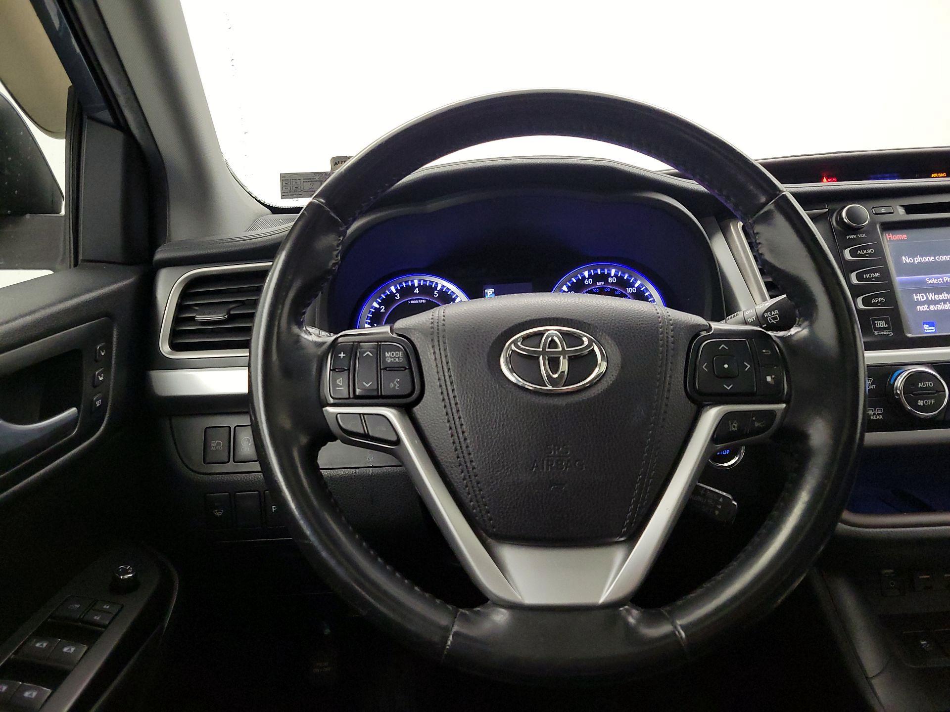 Thumbnail: 2019 Toyota Highlander - 10