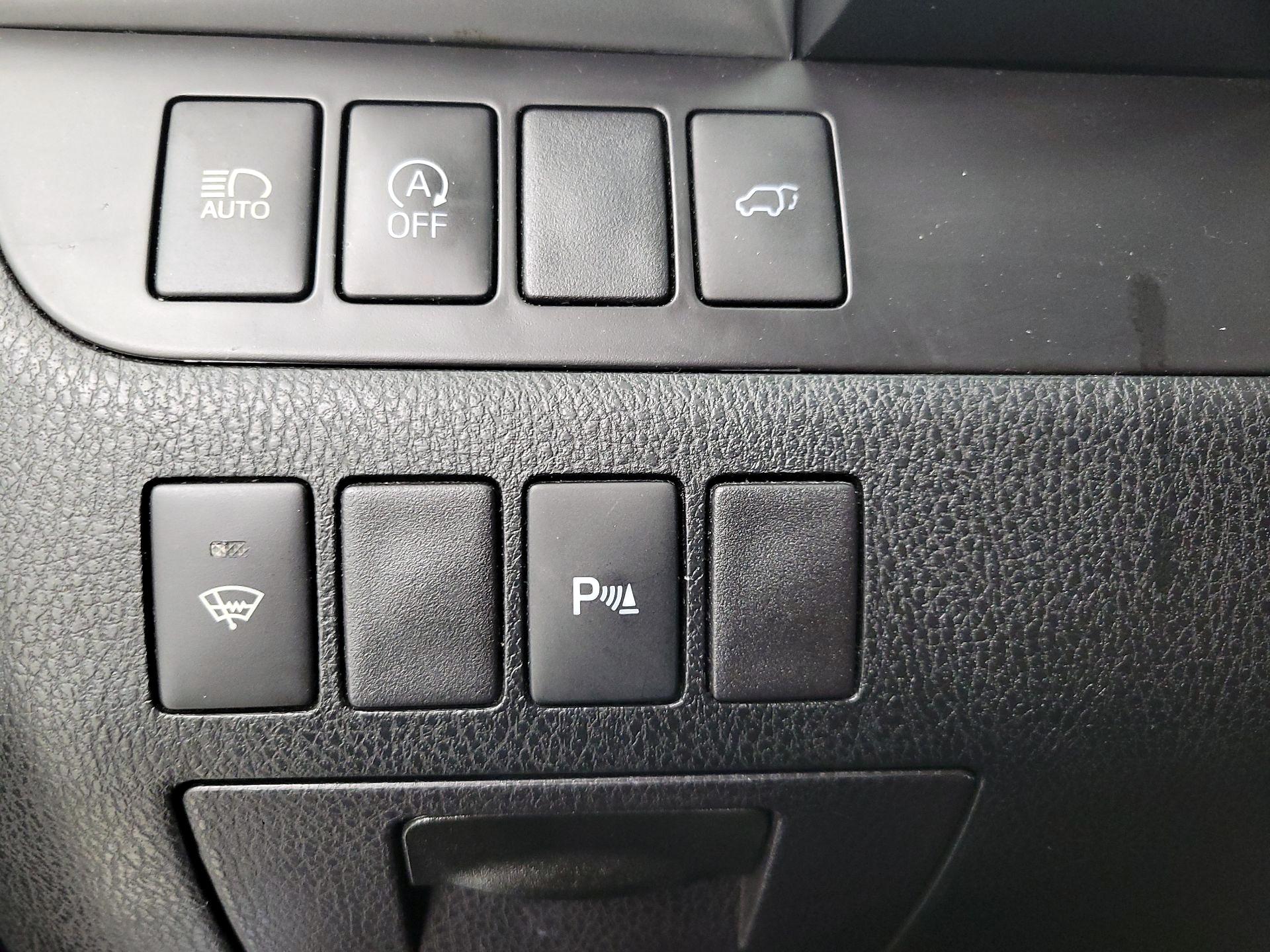 Thumbnail: 2019 Toyota Highlander - 13