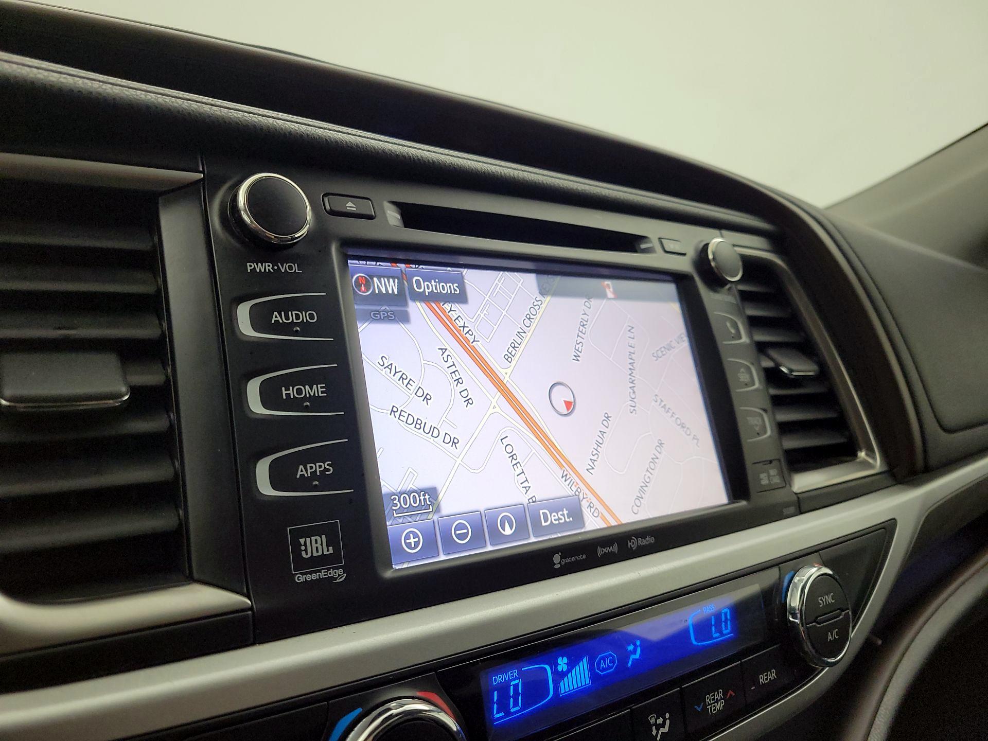 Thumbnail: 2019 Toyota Highlander - 14