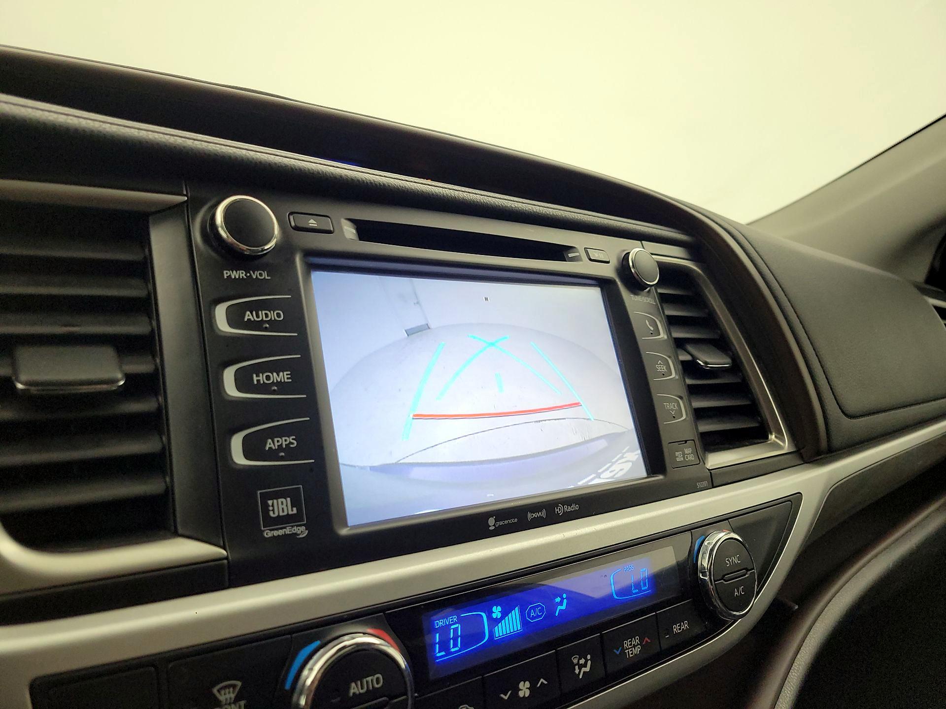 Thumbnail: 2019 Toyota Highlander - 15