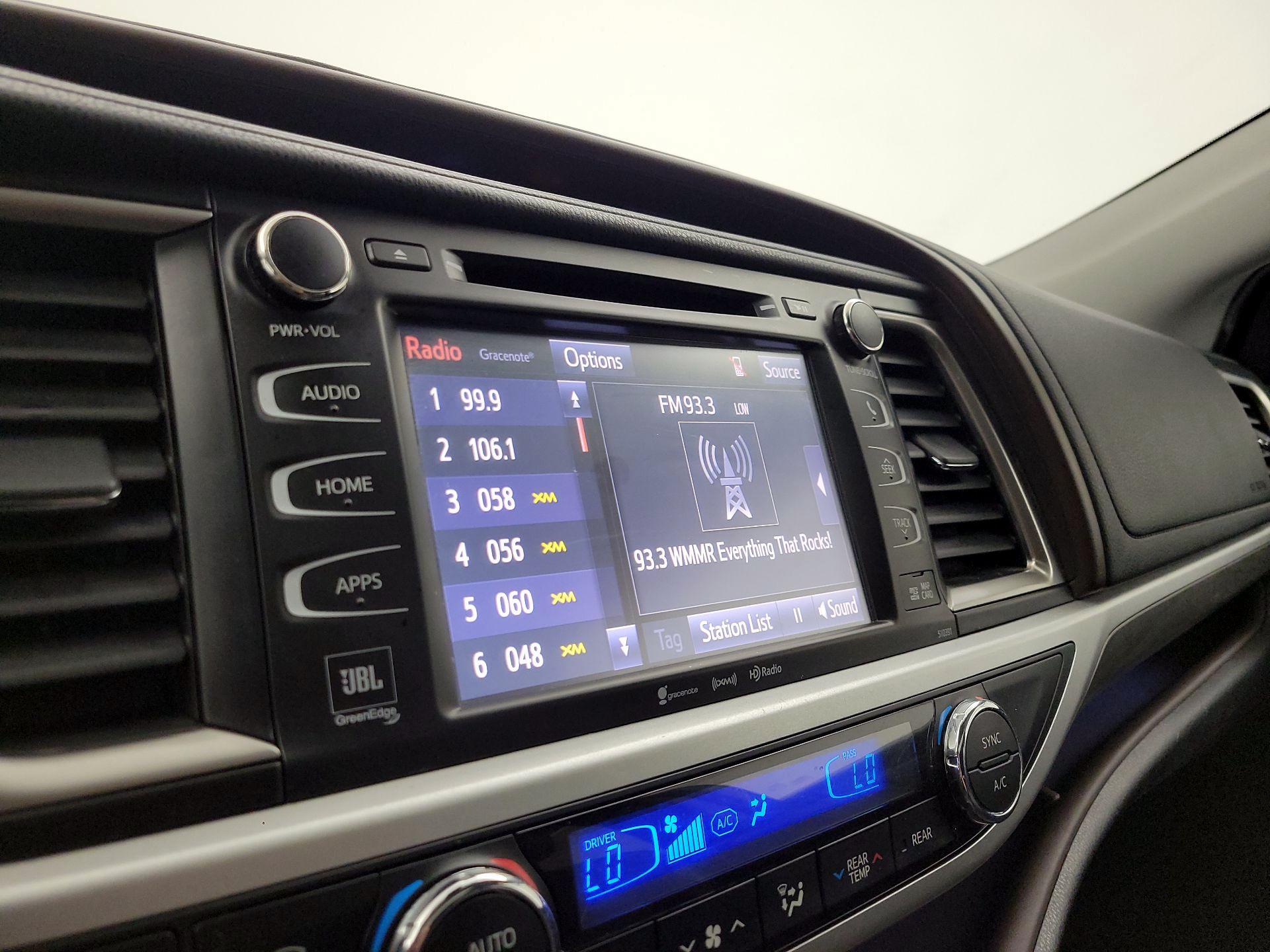Thumbnail: 2019 Toyota Highlander - 16