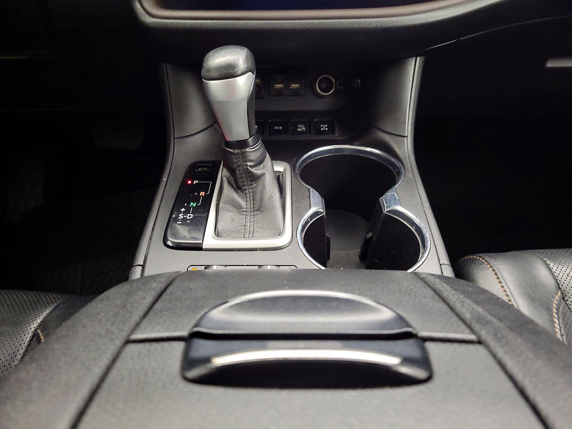 Thumbnail: 2019 Toyota Highlander - 18
