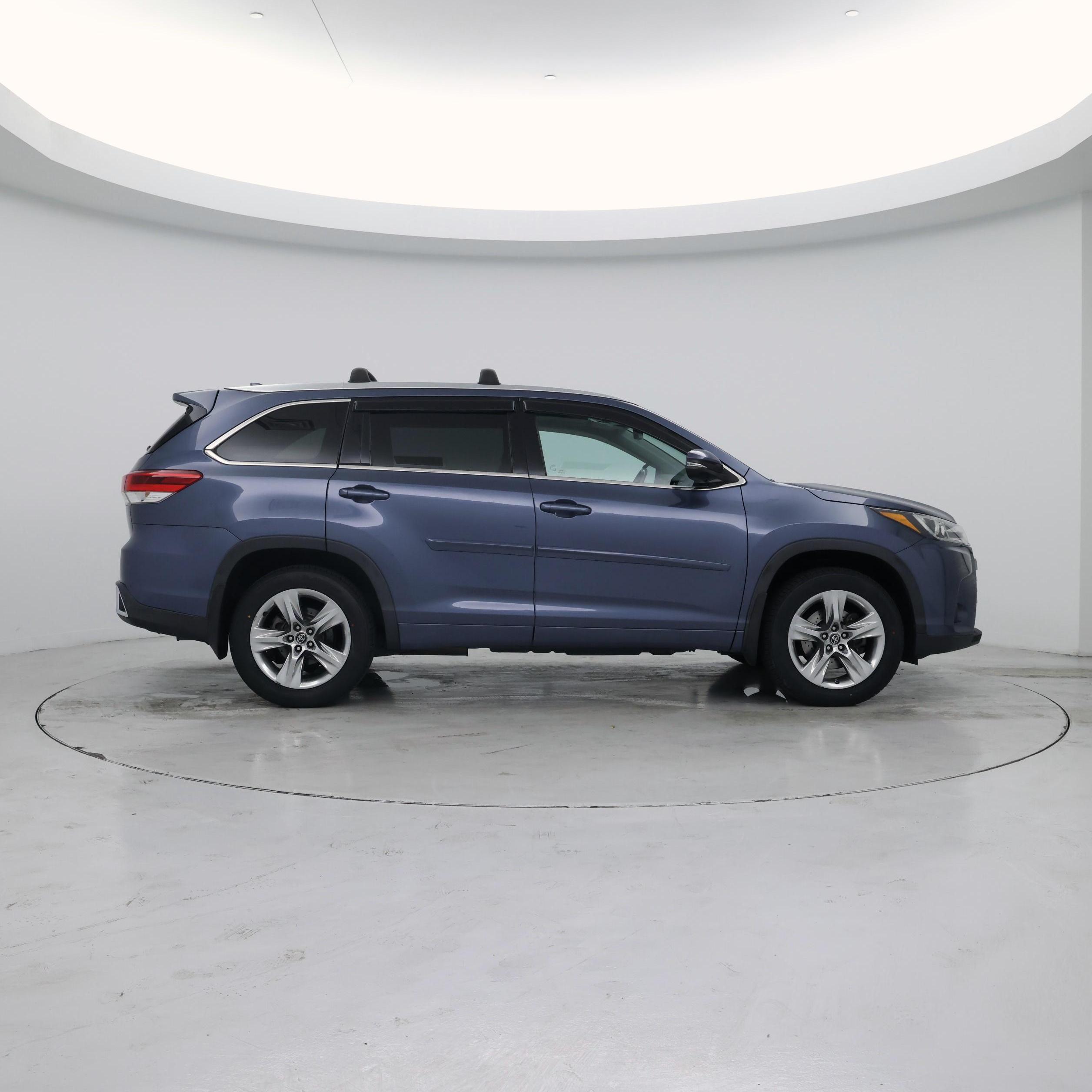 Thumbnail: 2019 Toyota Highlander - 7