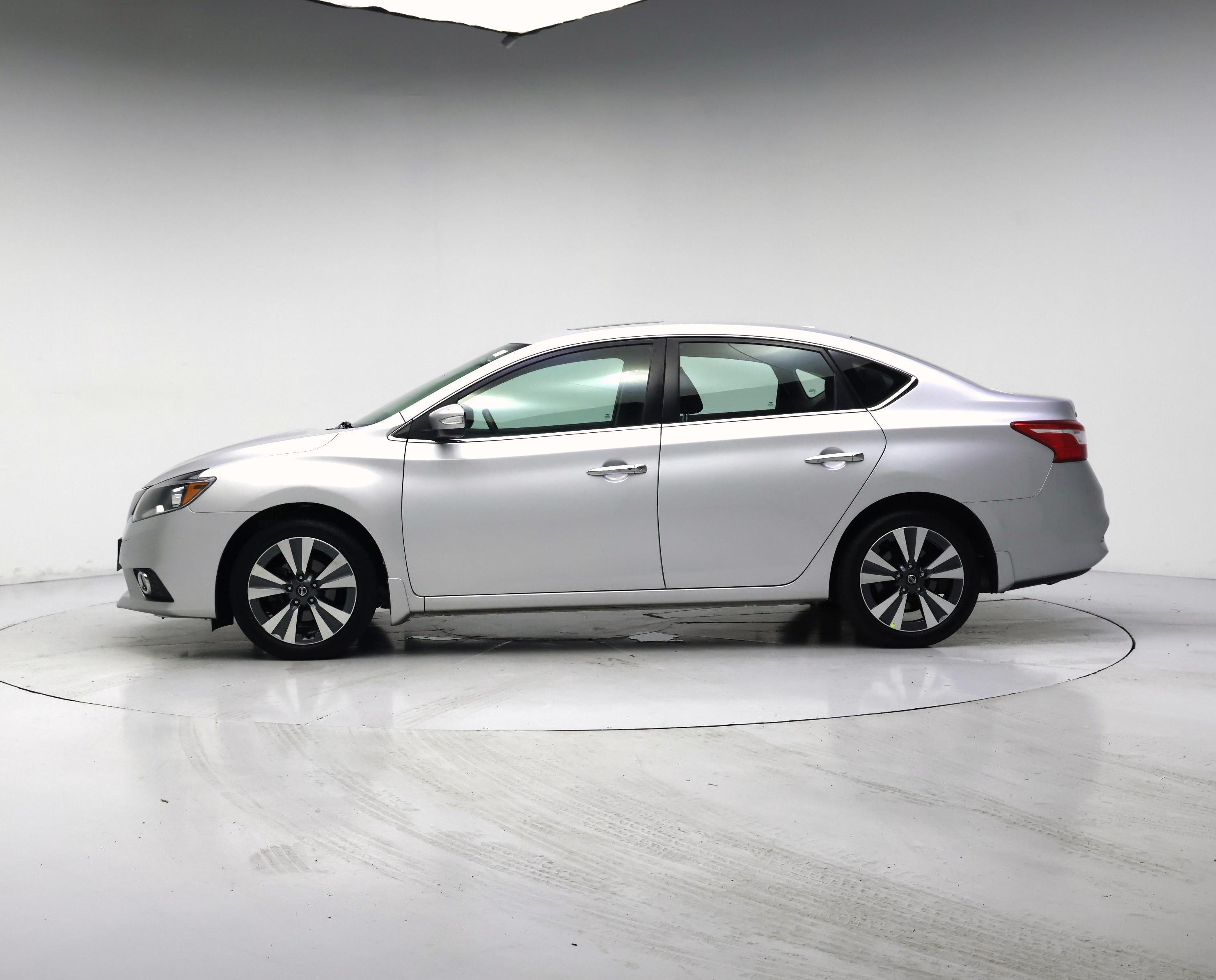 Thumbnail: 2018 Nissan Sentra - 3