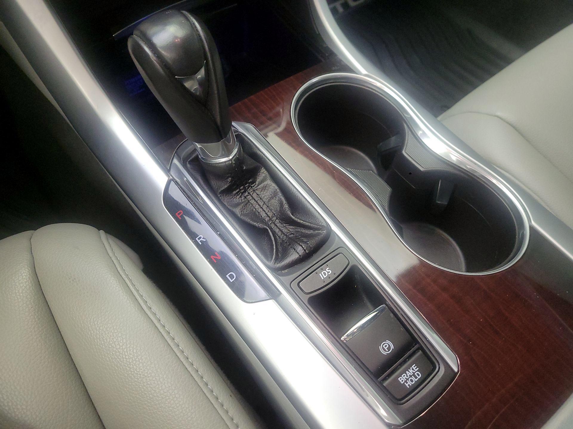 Thumbnail: 2016 Acura TLX - 17