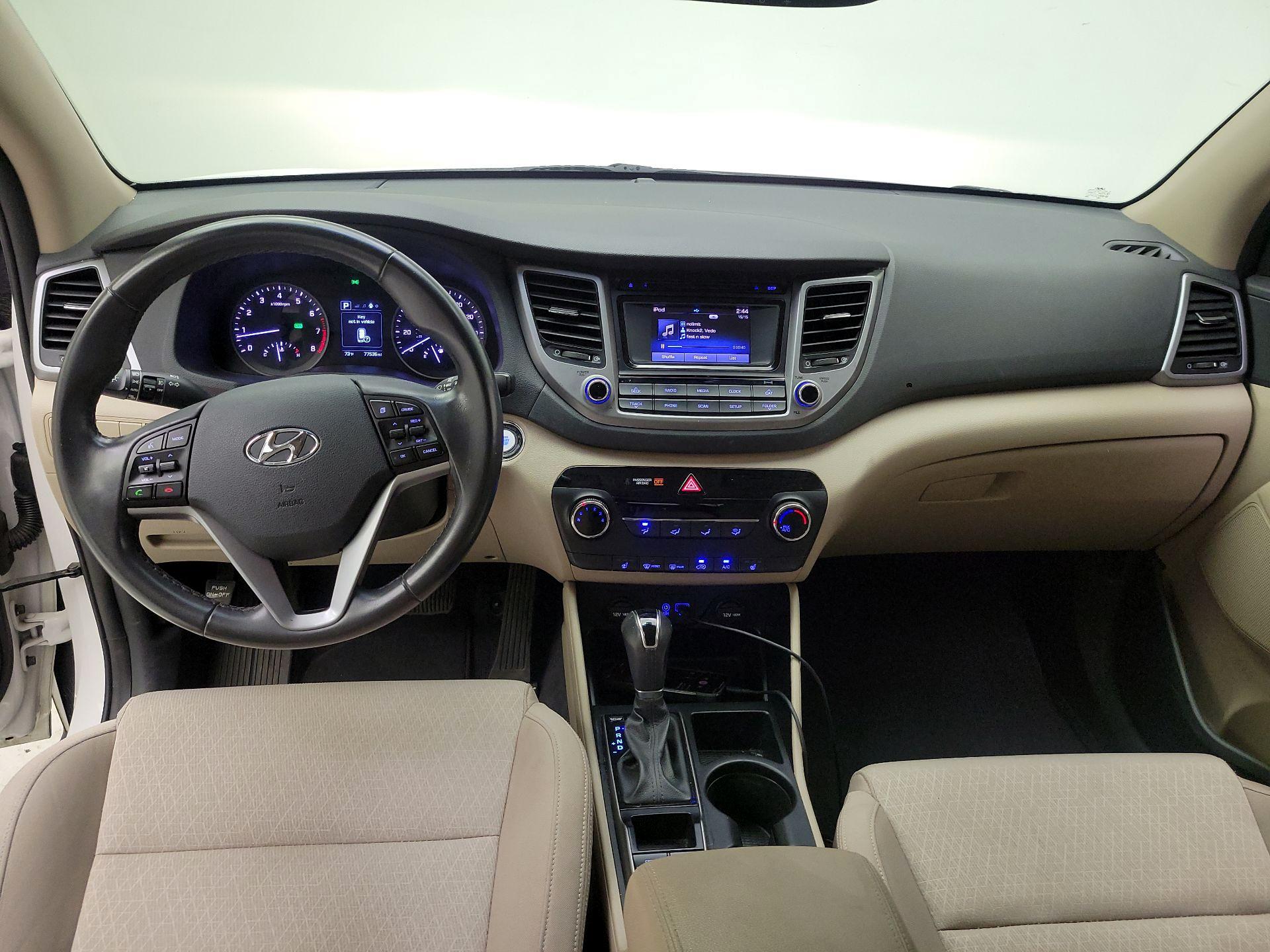 Thumbnail: 2016 Hyundai Tucson - 9