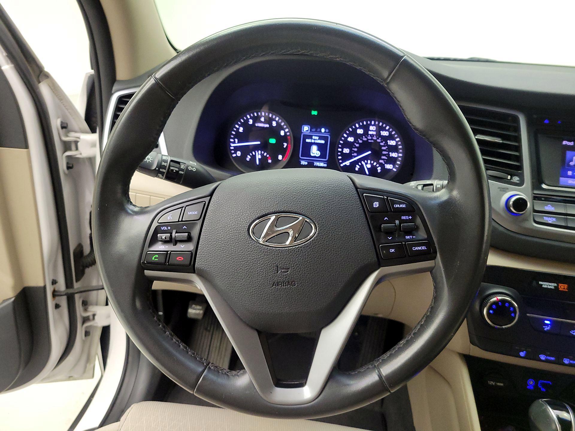 Thumbnail: 2016 Hyundai Tucson - 10