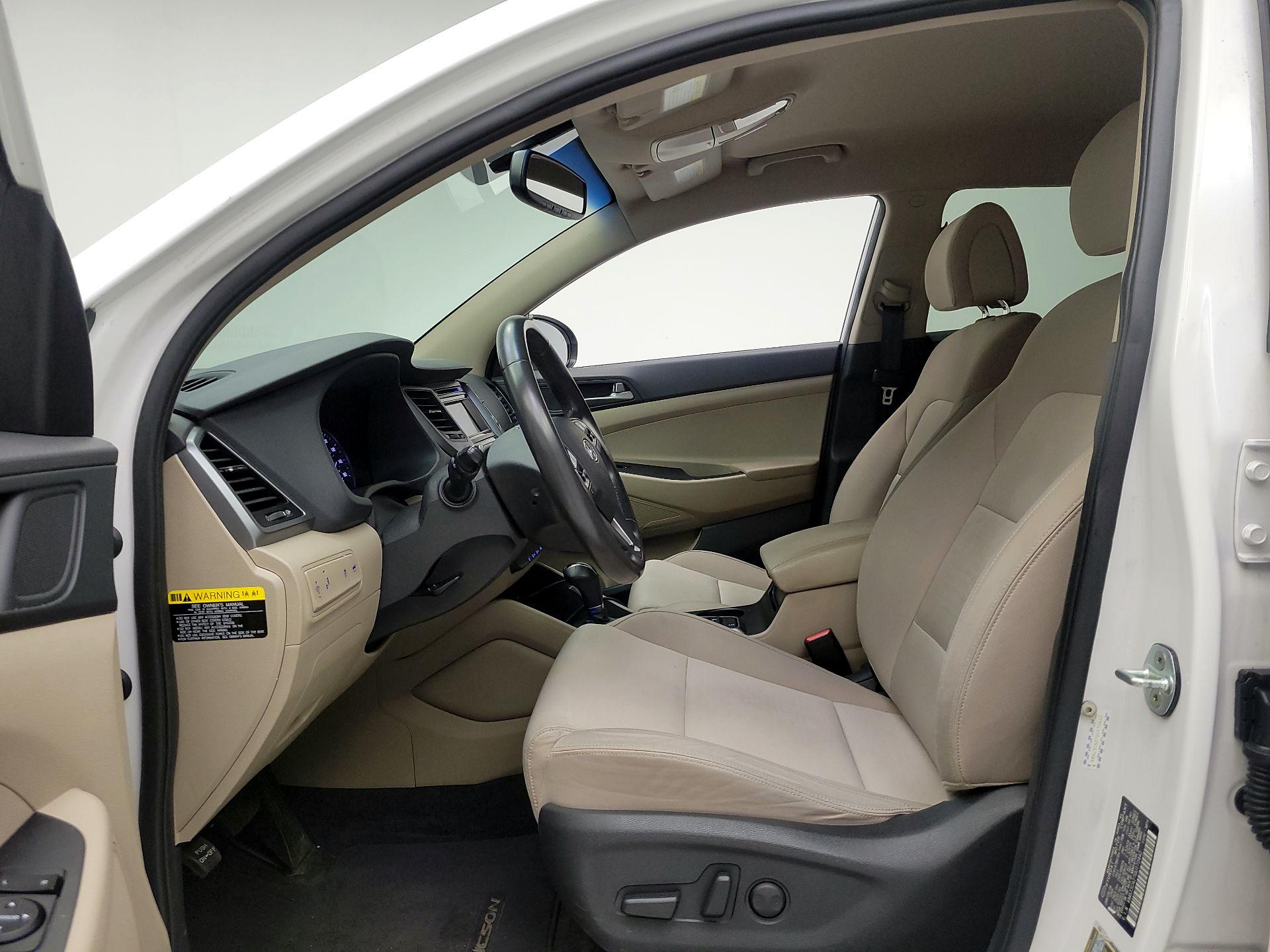 Thumbnail: 2016 Hyundai Tucson - 11