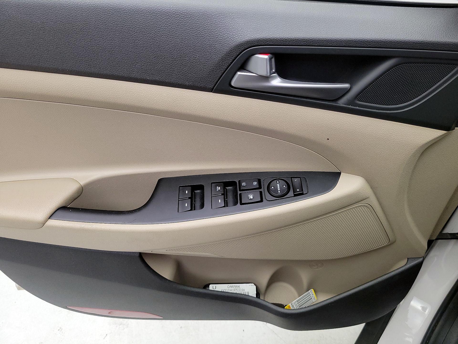Thumbnail: 2016 Hyundai Tucson - 12